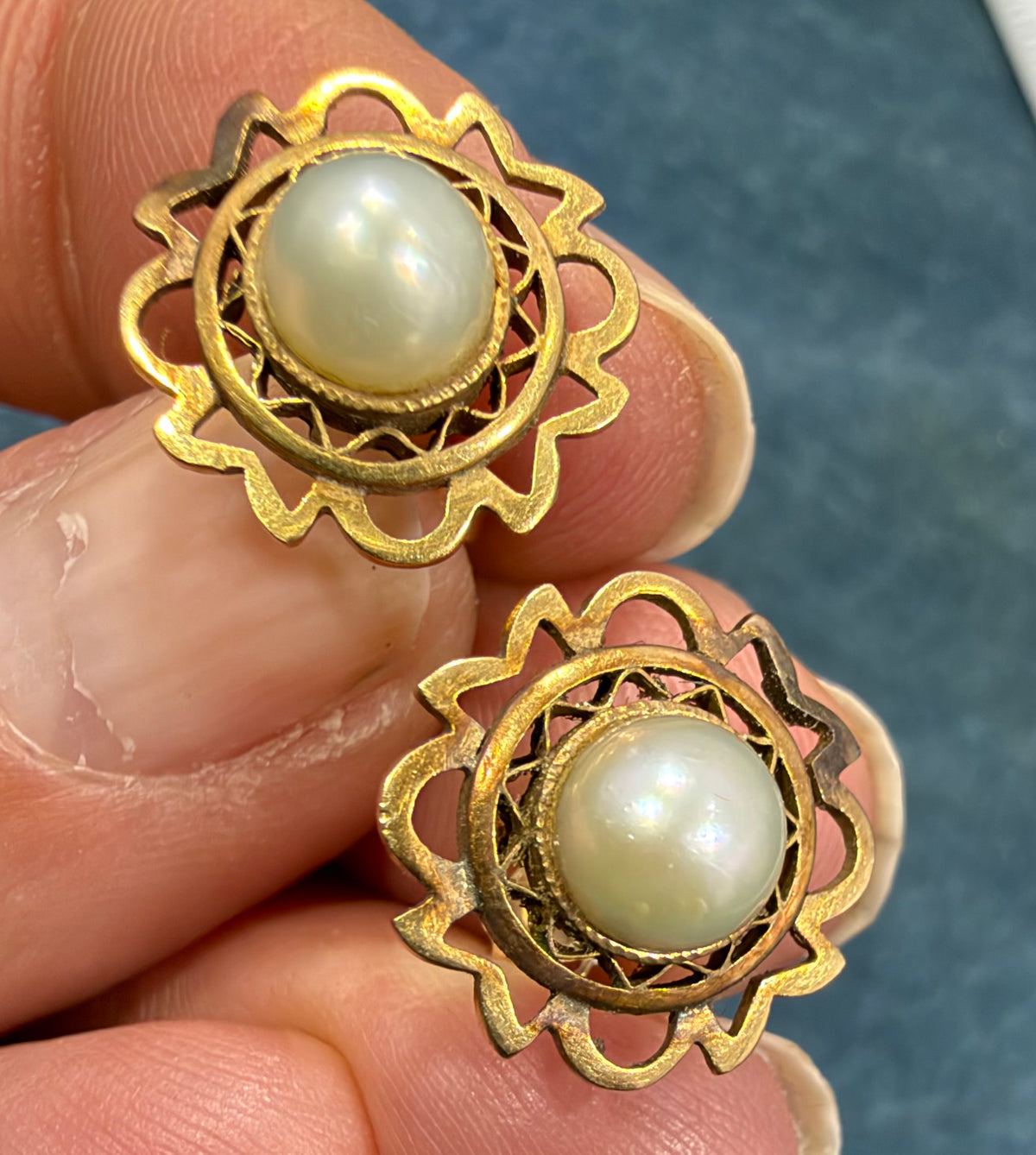 14k Yellow Rose Gold Pearl Earrings. Antique Filigree. 1/2 inch