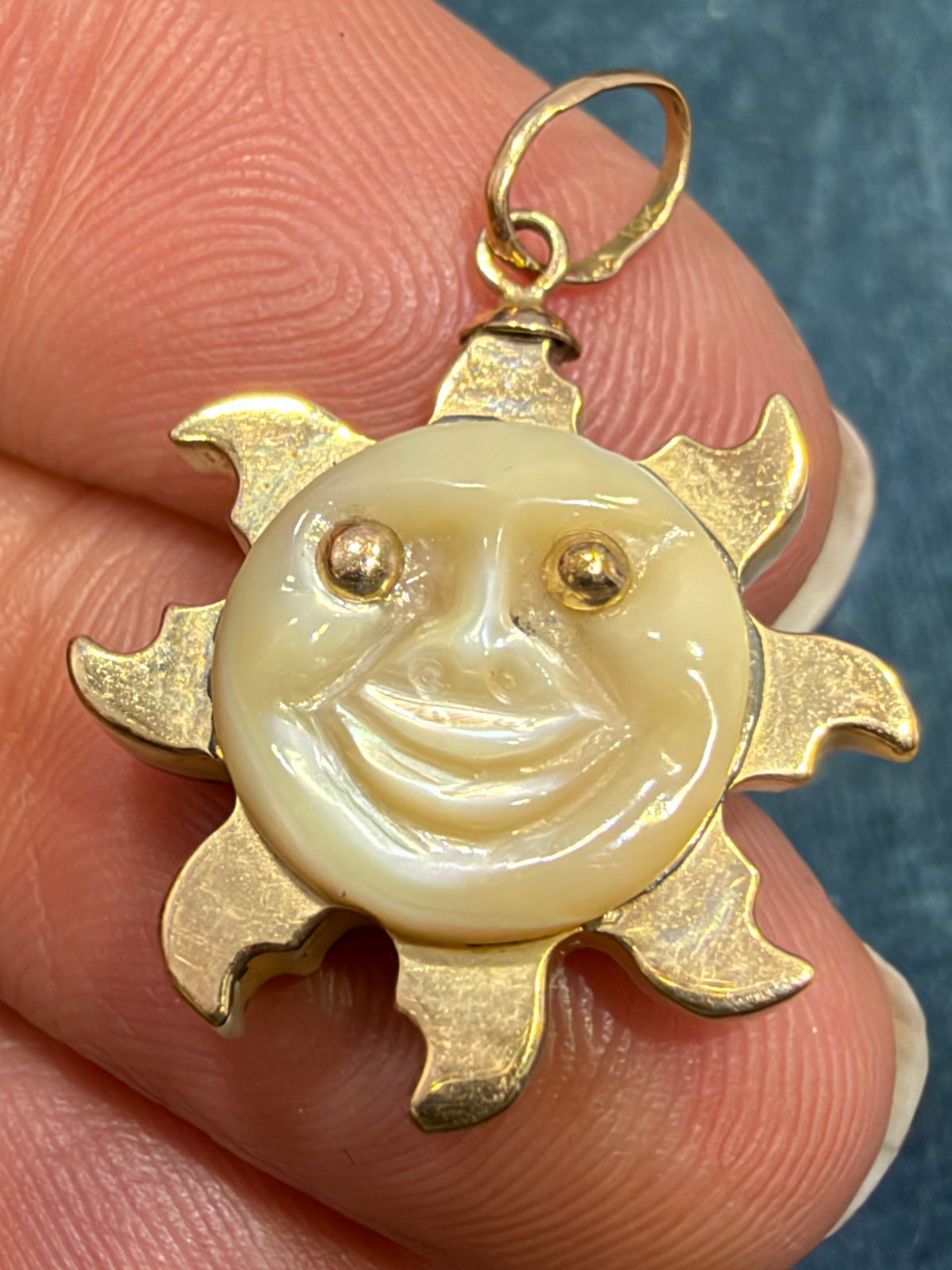 10k Yellow Gold Hand-Carved Face Ocean Shell SUN Pendant. Happy Summer
