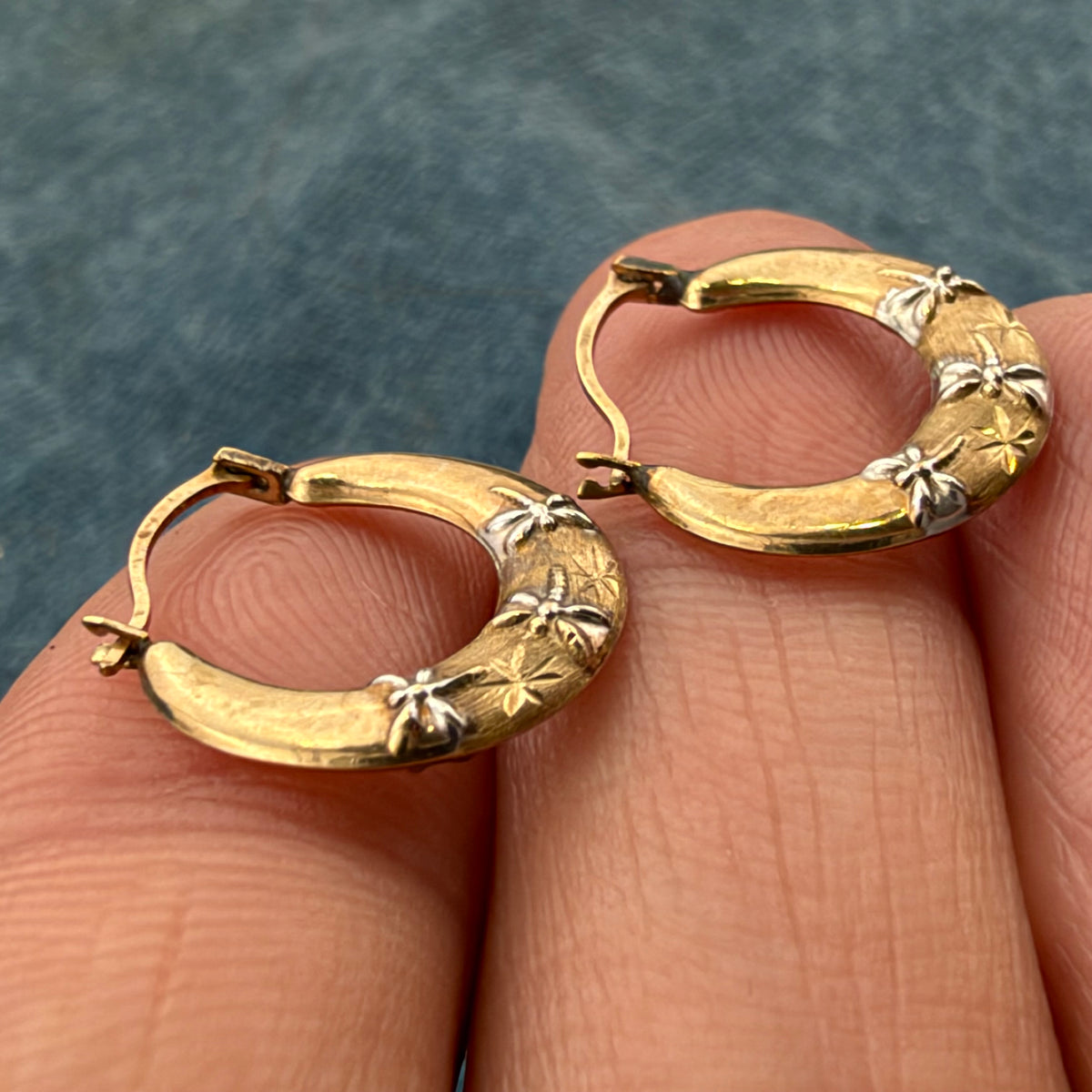 10k Yellow Rose Gold Hoop Earrings w White Gold Dragonflies. Small 1/2"