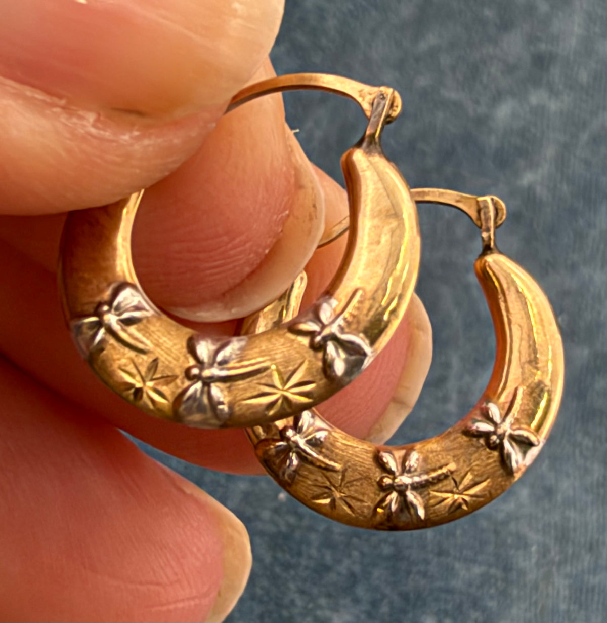10k Yellow Rose Gold Hoop Earrings w White Gold Dragonflies. Small 1/2"
