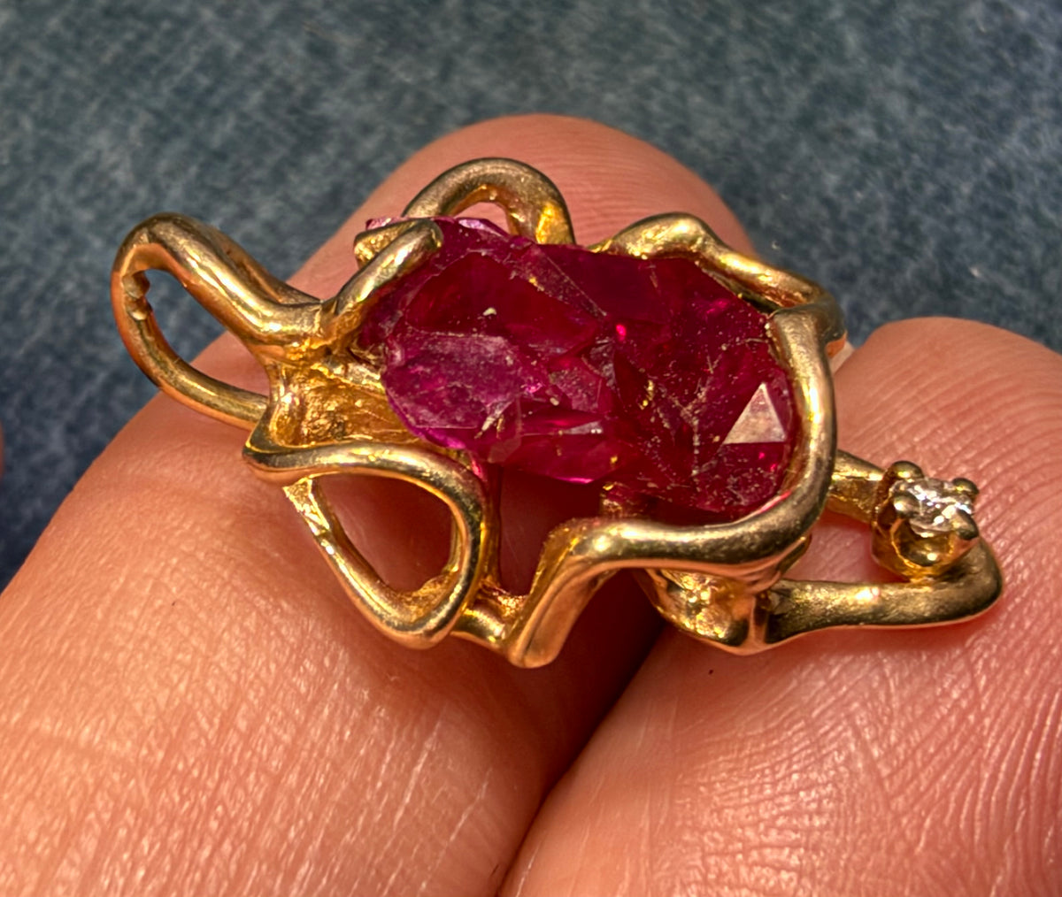 14k Yellow Gold Pendant w Raw Ruby + Diamond. 1" + 3.3g  *Video*