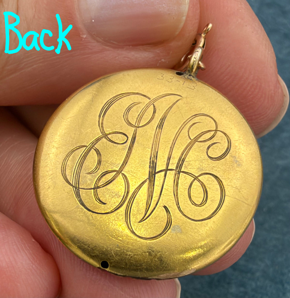14k Yellow Gold Repousse 3 Fox Kits Pendant. Art Nouveau. 1.4" + 4.4g