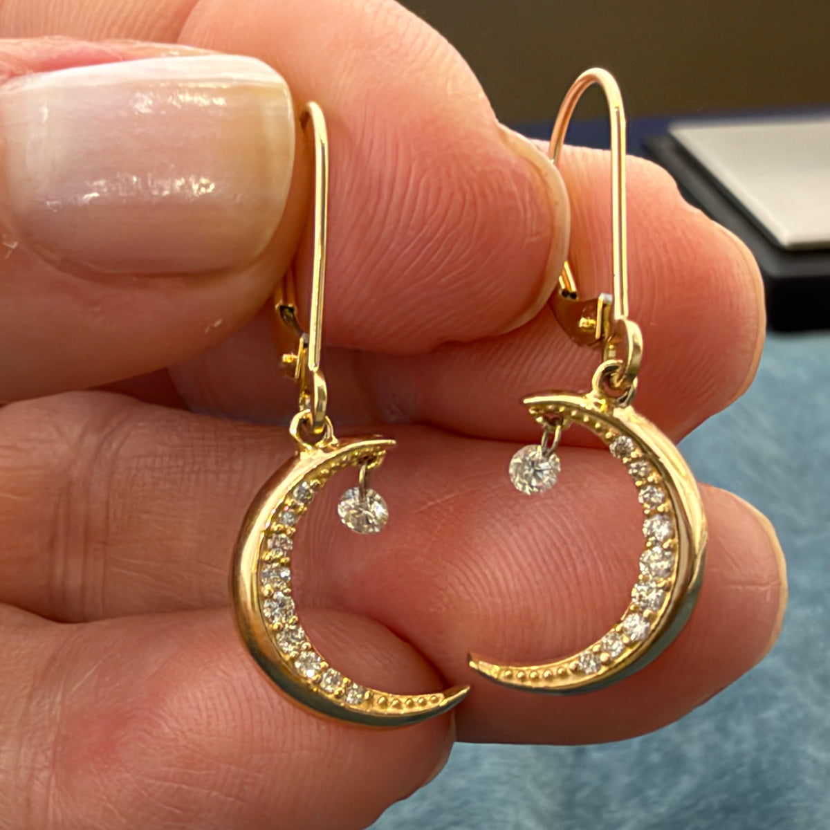 14k Gold Diamond Crescent MOON Pendant w Dangling Diamond. Leverbacks *Video*