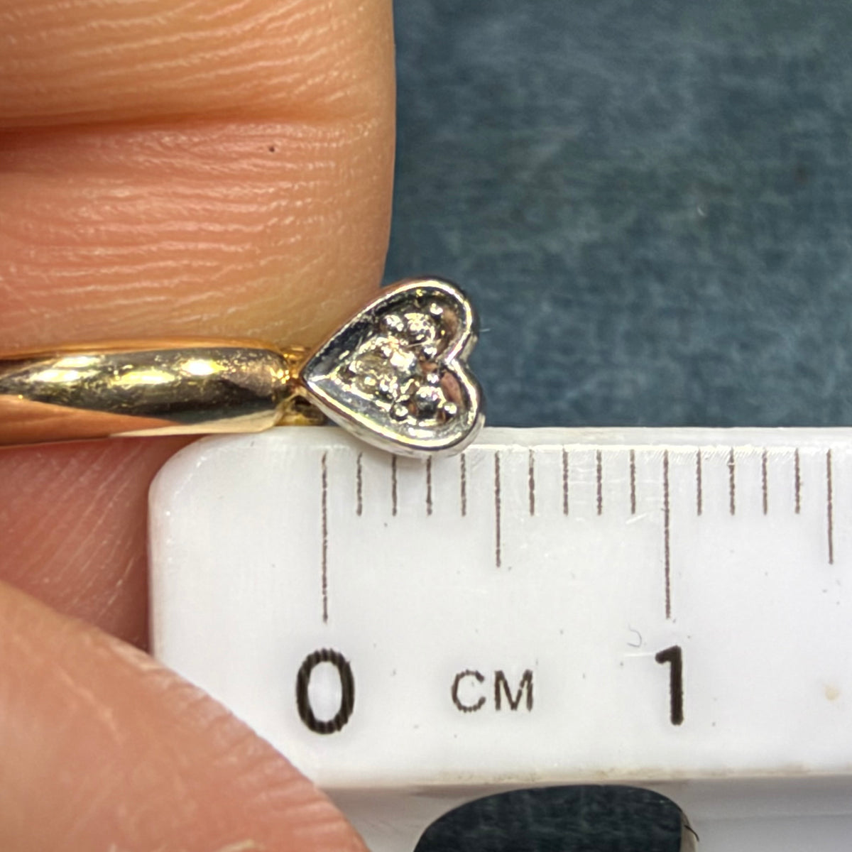 14k Yellow Gold Hoop Earrings w White Gold TINY Diamond Hearts. 3/4"