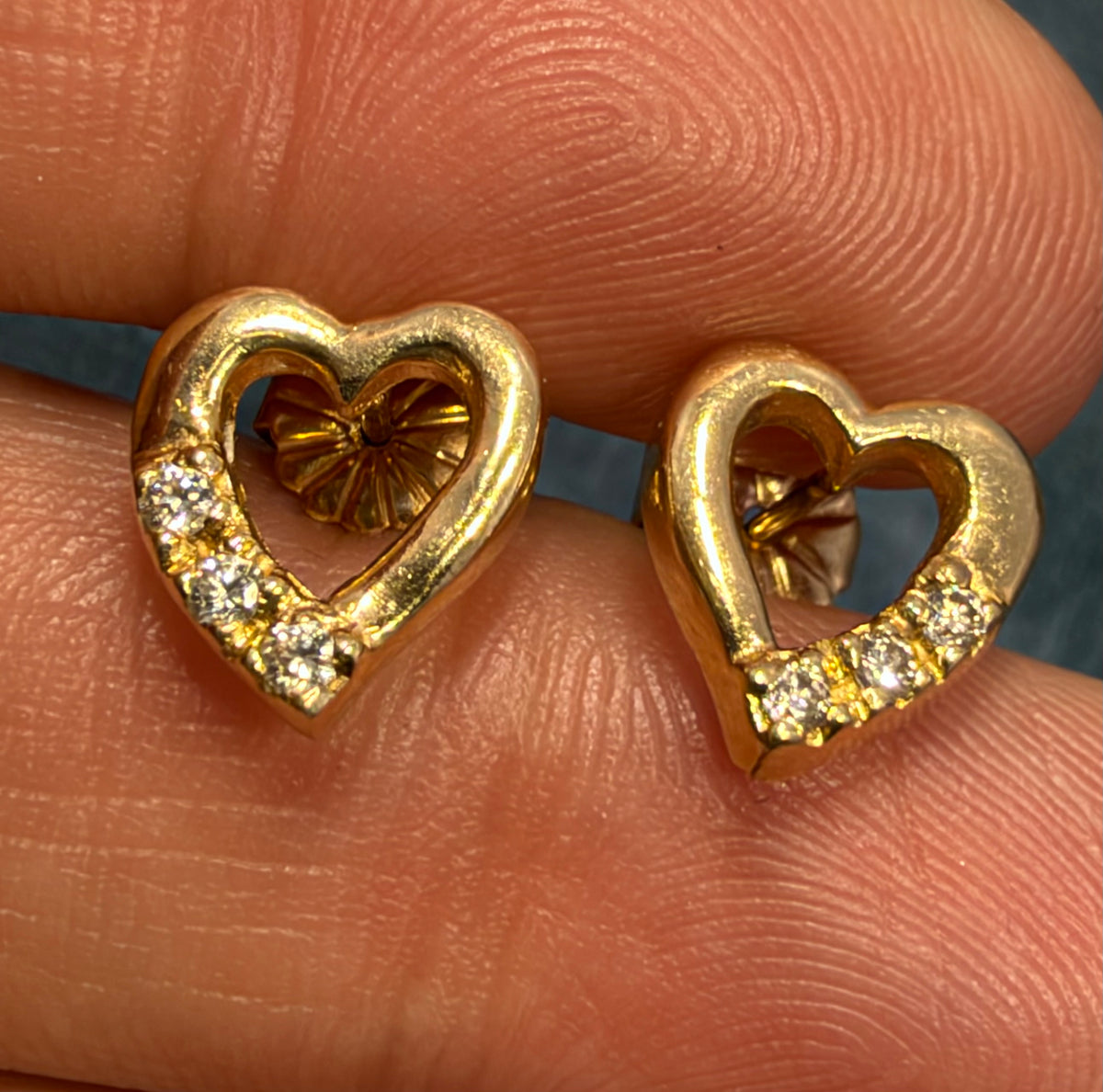 14k Yellow Gold Diamond Open HEART Earrings. Small 11mm