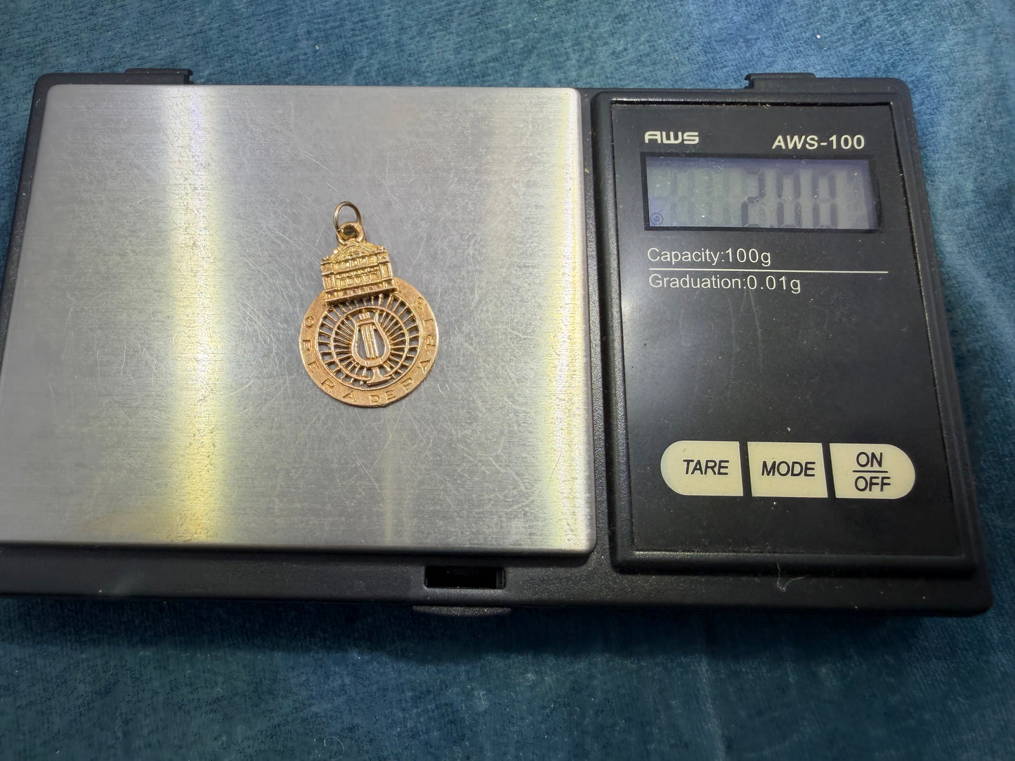 18k Yellow Rose Gold Opera de PARIS Medallion Pendant. 1"