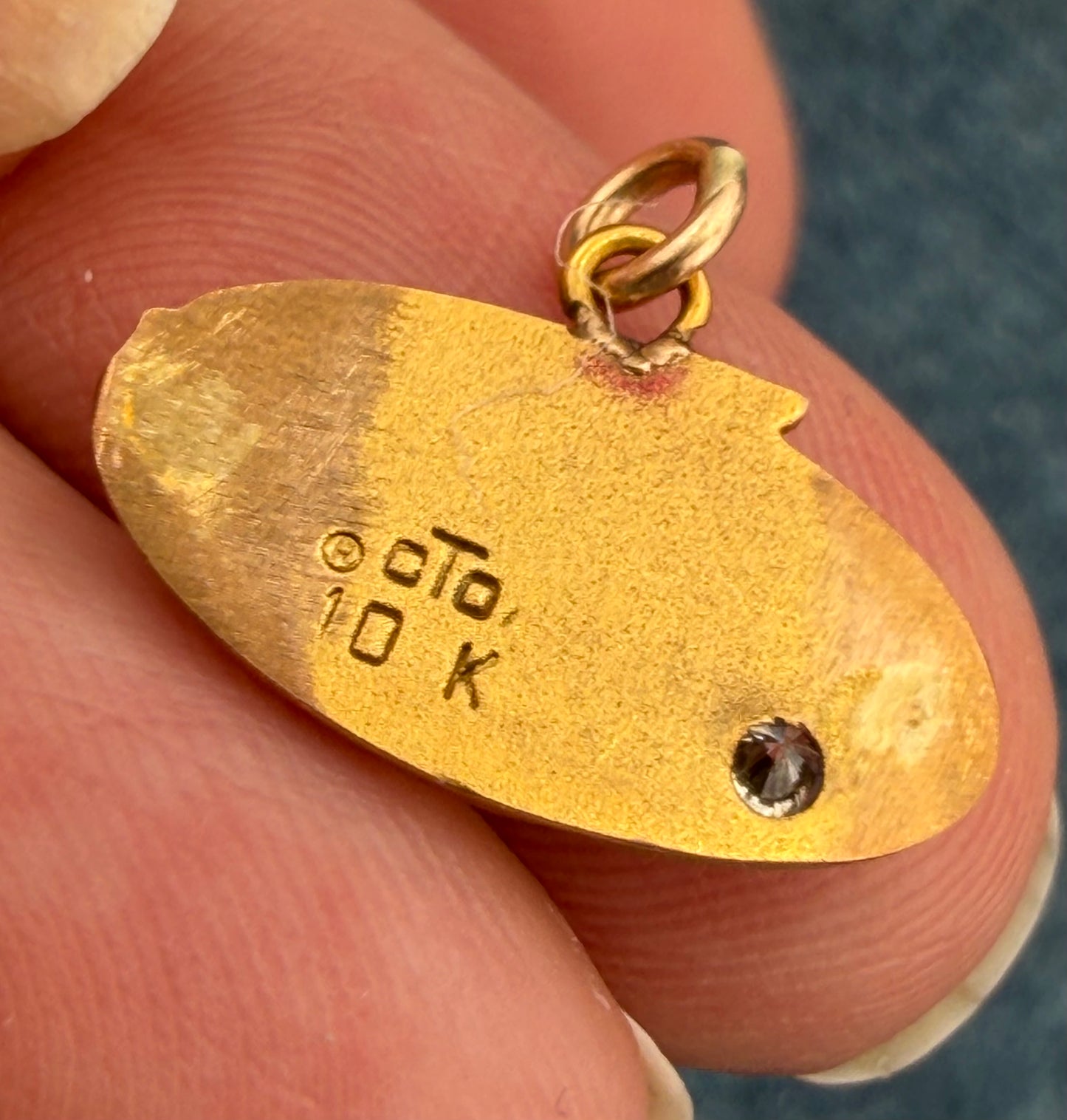 10k Yellow Gold & Diamond Antique HAND Oval Pendant. O C Tanner