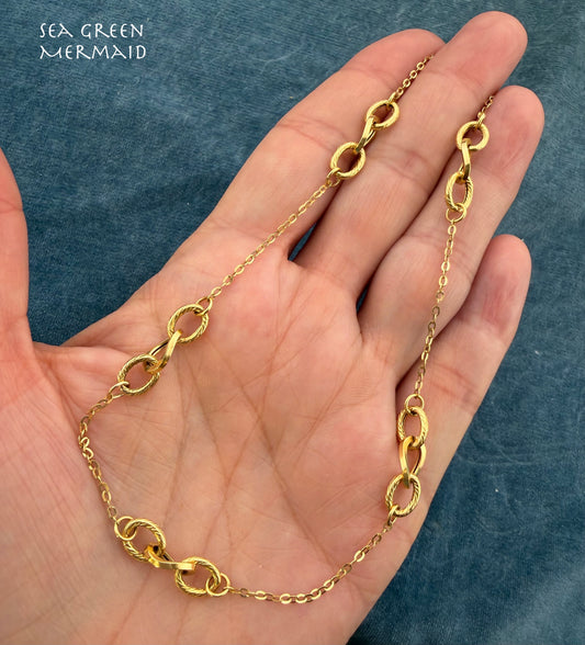 14k Yellow Gold Love Knot Fancy Link Station Chain Necklace
