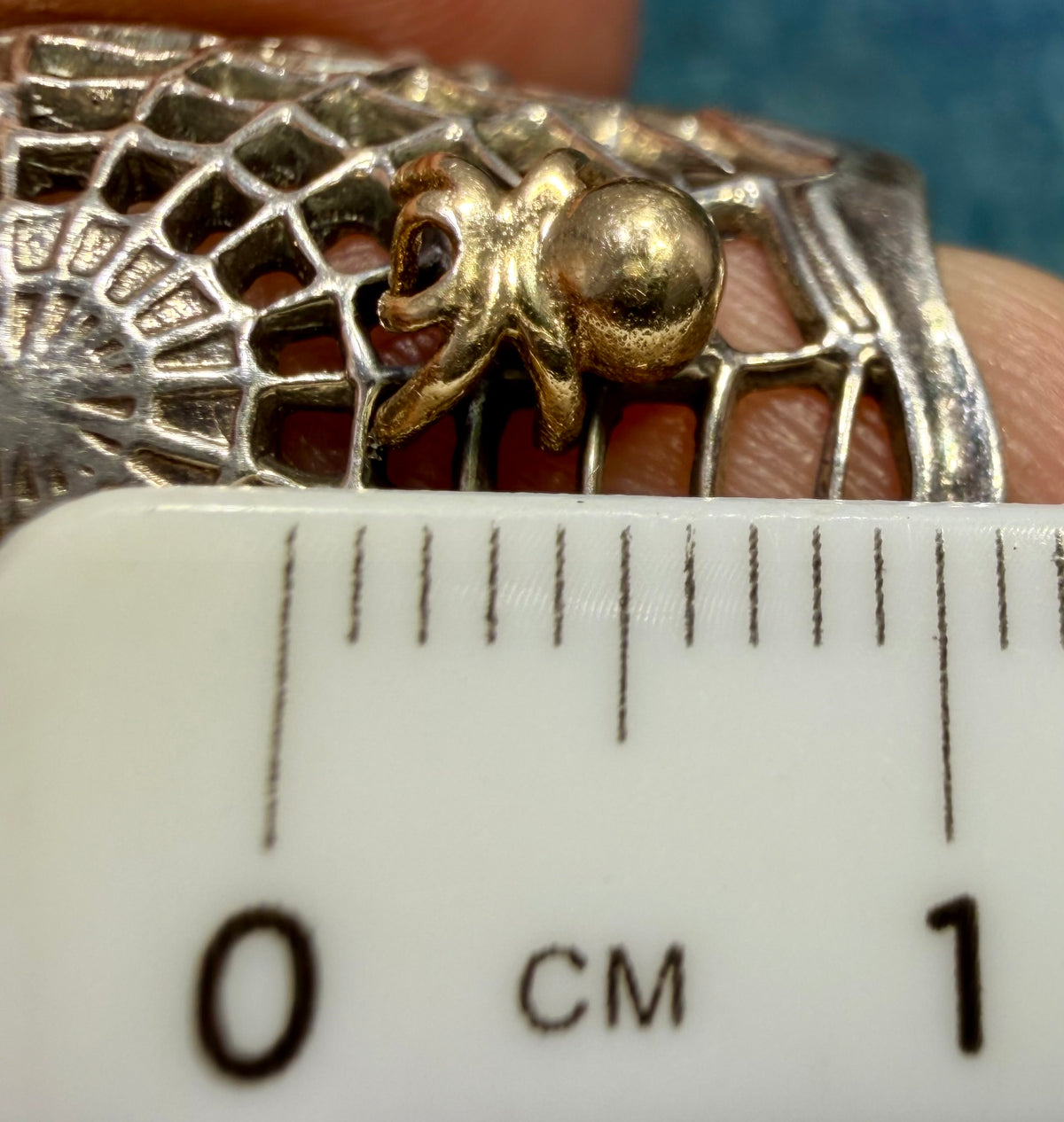 14k Yellow Gold + 925 Silver Spiderweb Ring. 0.9" Wide & 8.8g