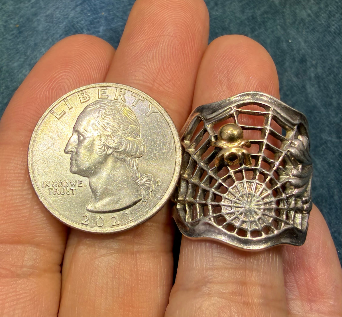 14k Yellow Gold + 925 Silver Spiderweb Ring. 0.9" Wide & 8.8g
