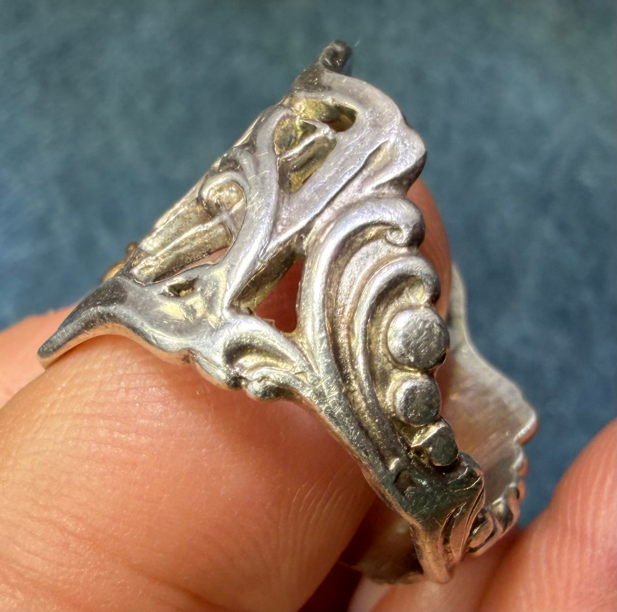 14k Yellow Gold + 925 Silver Spiderweb Ring. 0.9" Wide & 8.8g