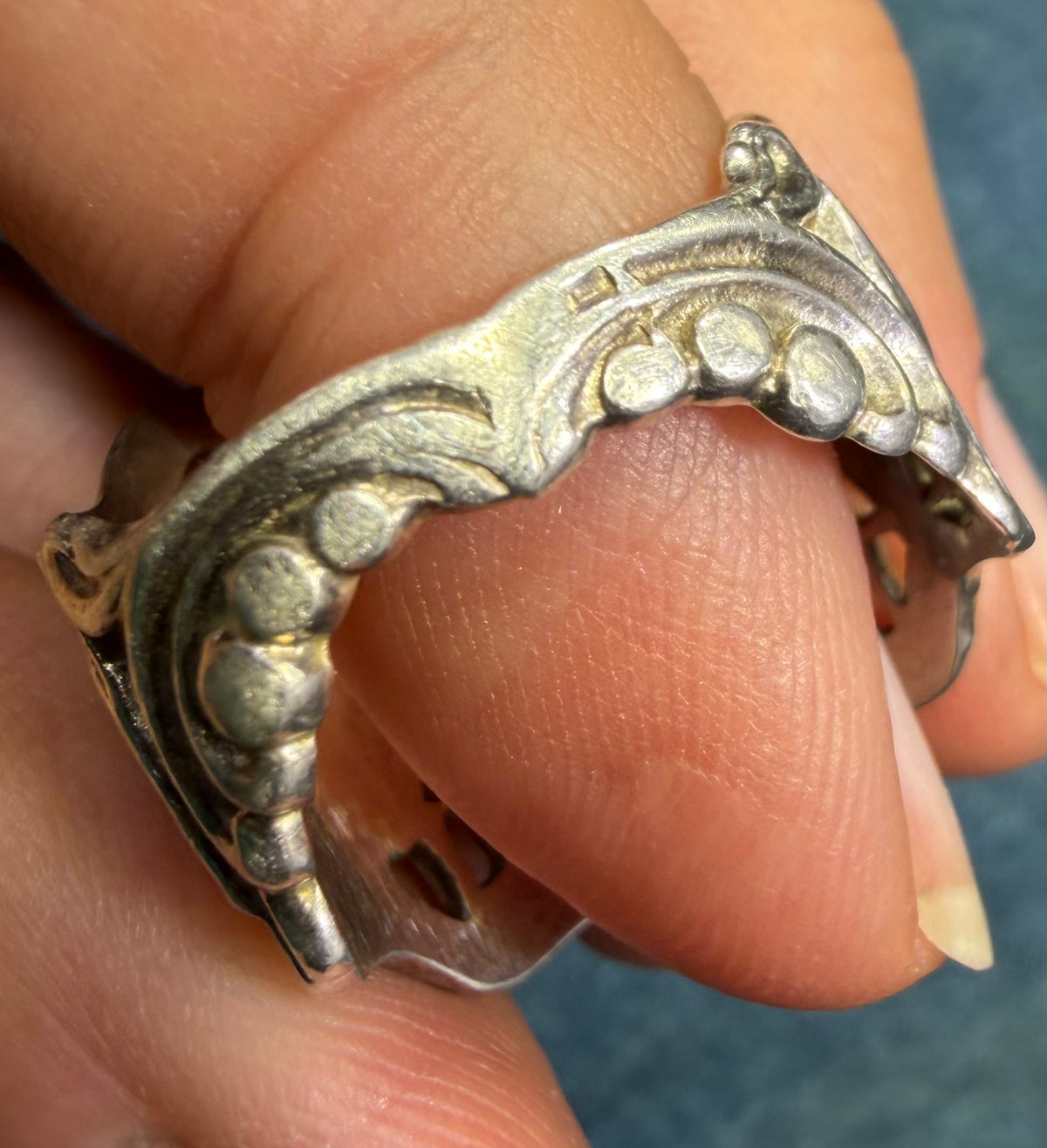 14k Yellow Gold + 925 Silver Spiderweb Ring. 0.9" Wide & 8.8g