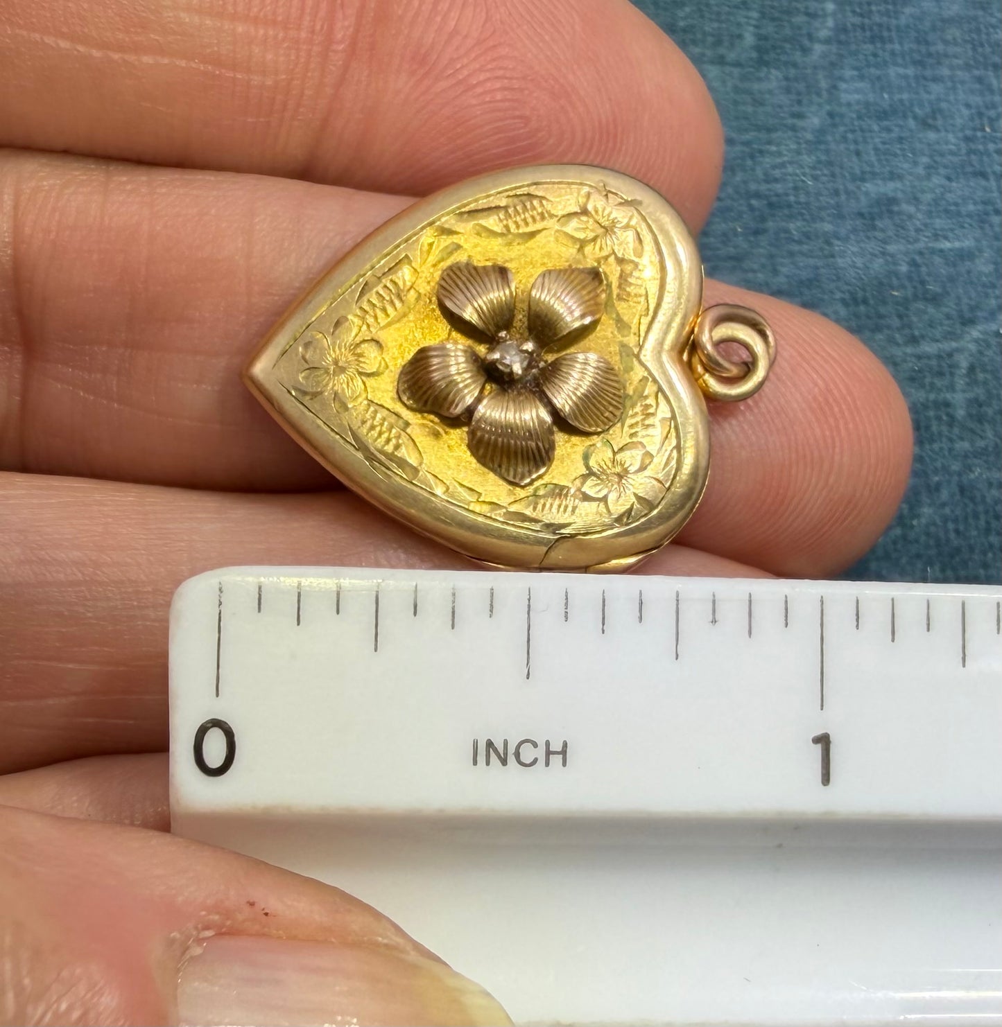 10k Yellow Gold Heart Pendant w Diamond Flower. Victorian B&N