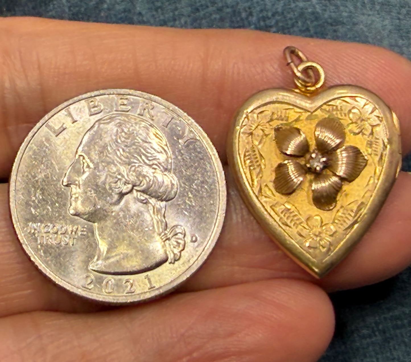 10k Yellow Gold Heart Pendant w Diamond Flower. Victorian B&N