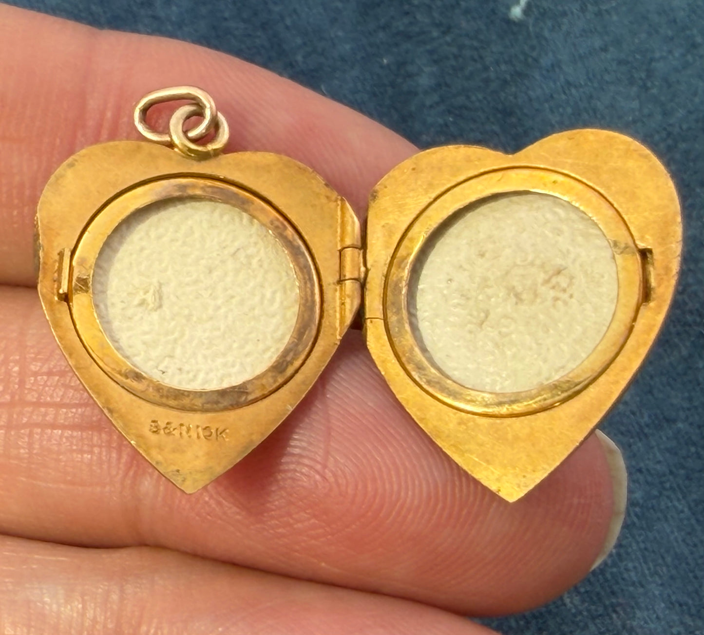 10k Yellow Gold Heart Pendant w Diamond Flower. Victorian B&N