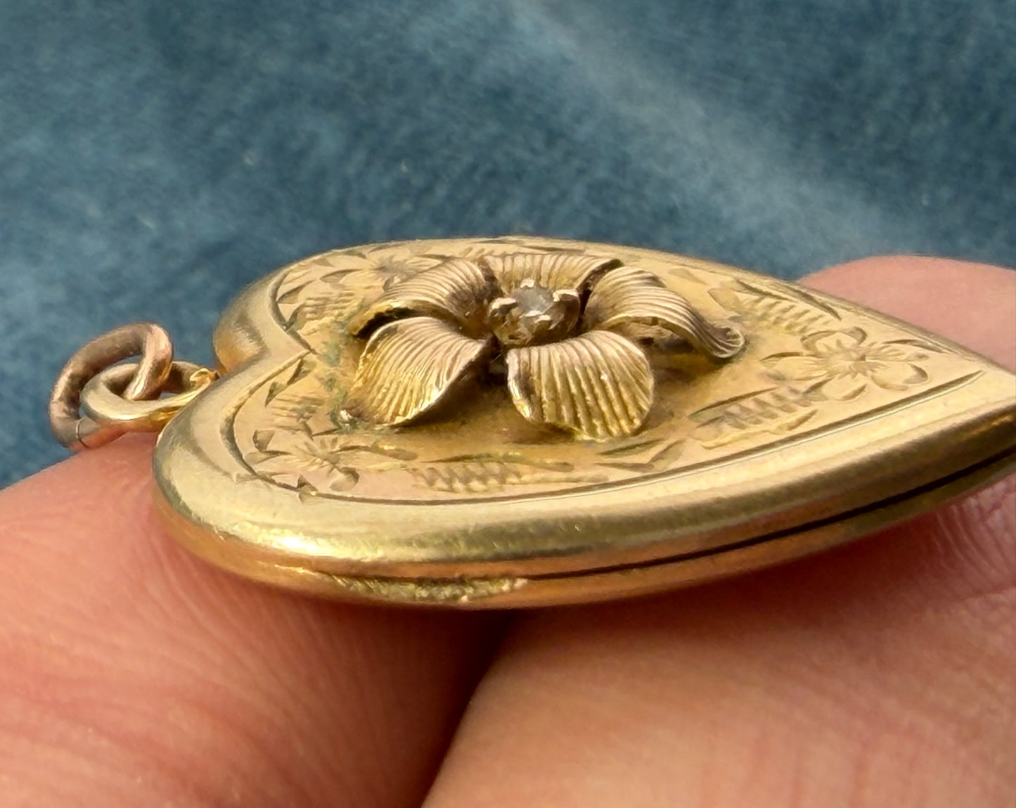 10k Yellow Gold Heart Pendant w Diamond Flower. Victorian B&N