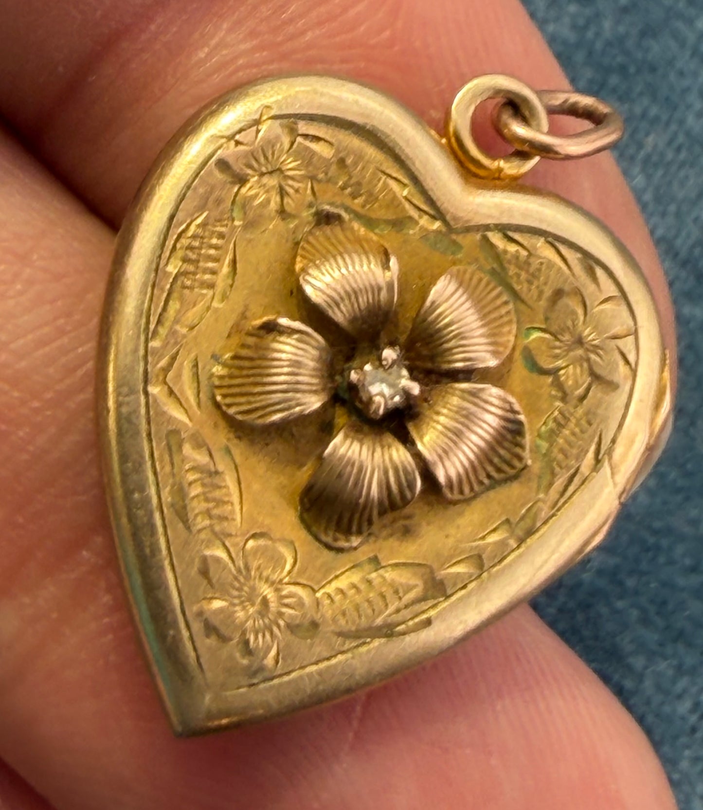 10k Yellow Gold Heart Pendant w Diamond Flower. Victorian B&N