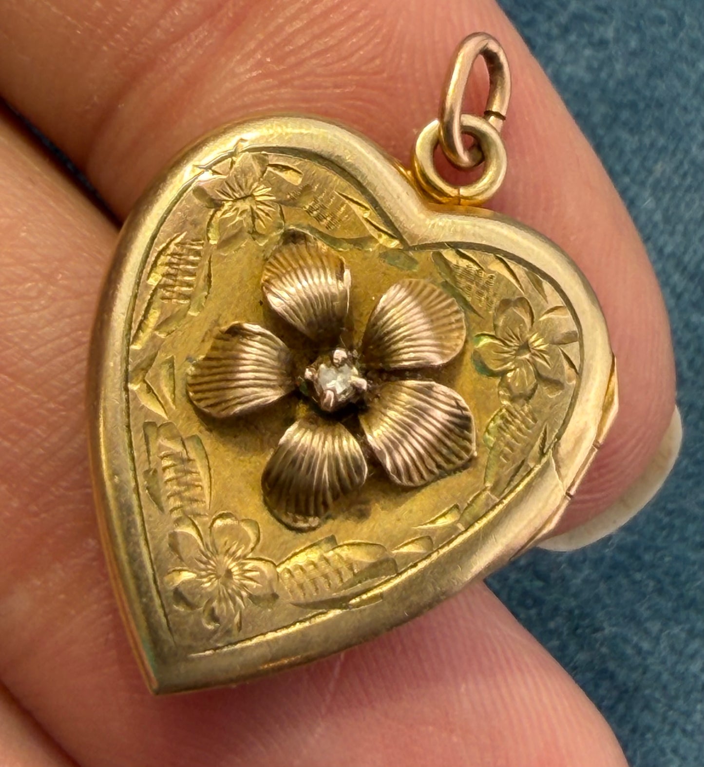 10k Yellow Gold Heart Pendant w Diamond Flower. Victorian B&N