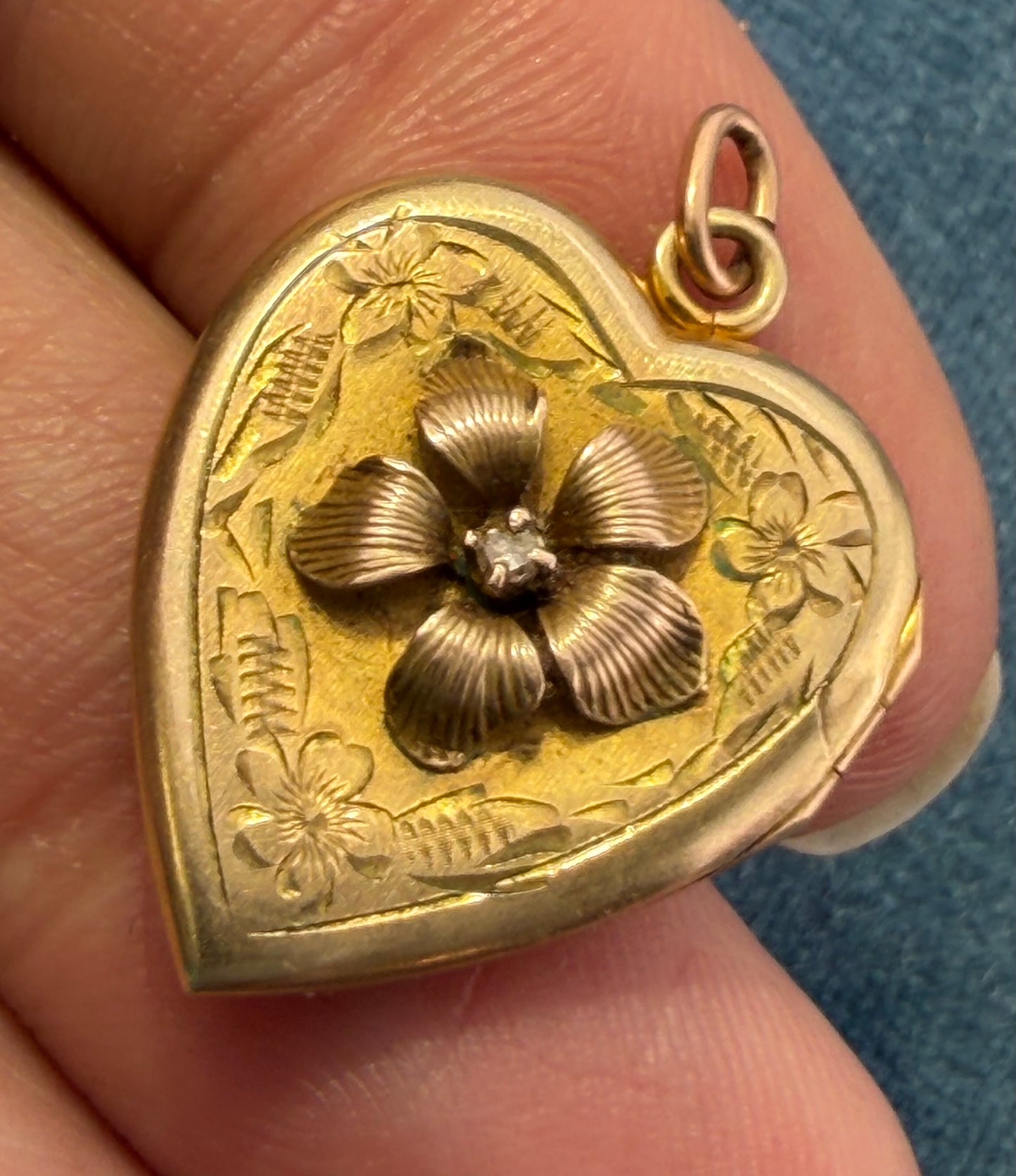 10k Yellow Gold Heart Pendant w Diamond Flower. Victorian B&N