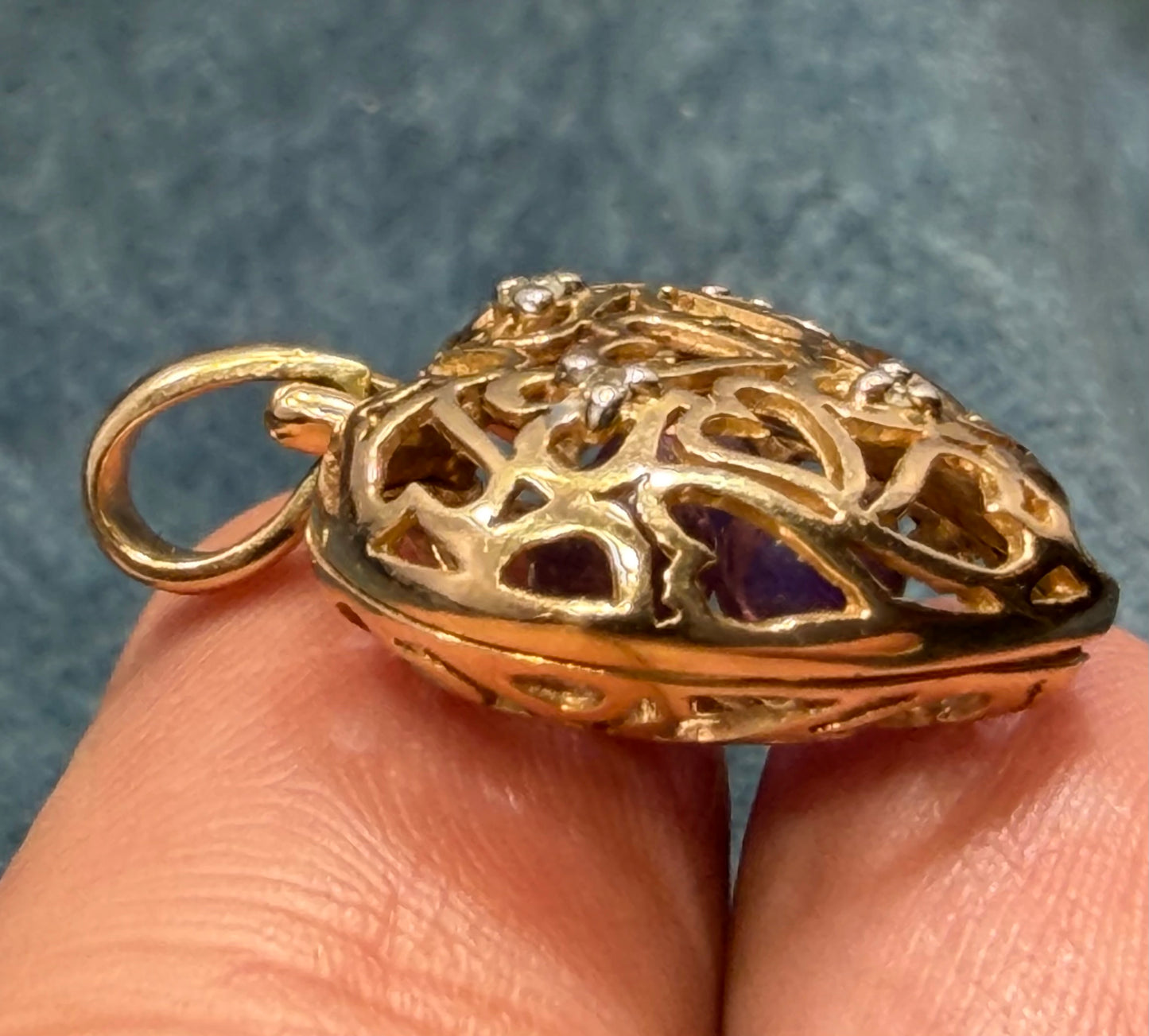 10k Gold Designer Pendant w Cut-Out Mini Hearts. Diamonds + Filigree
