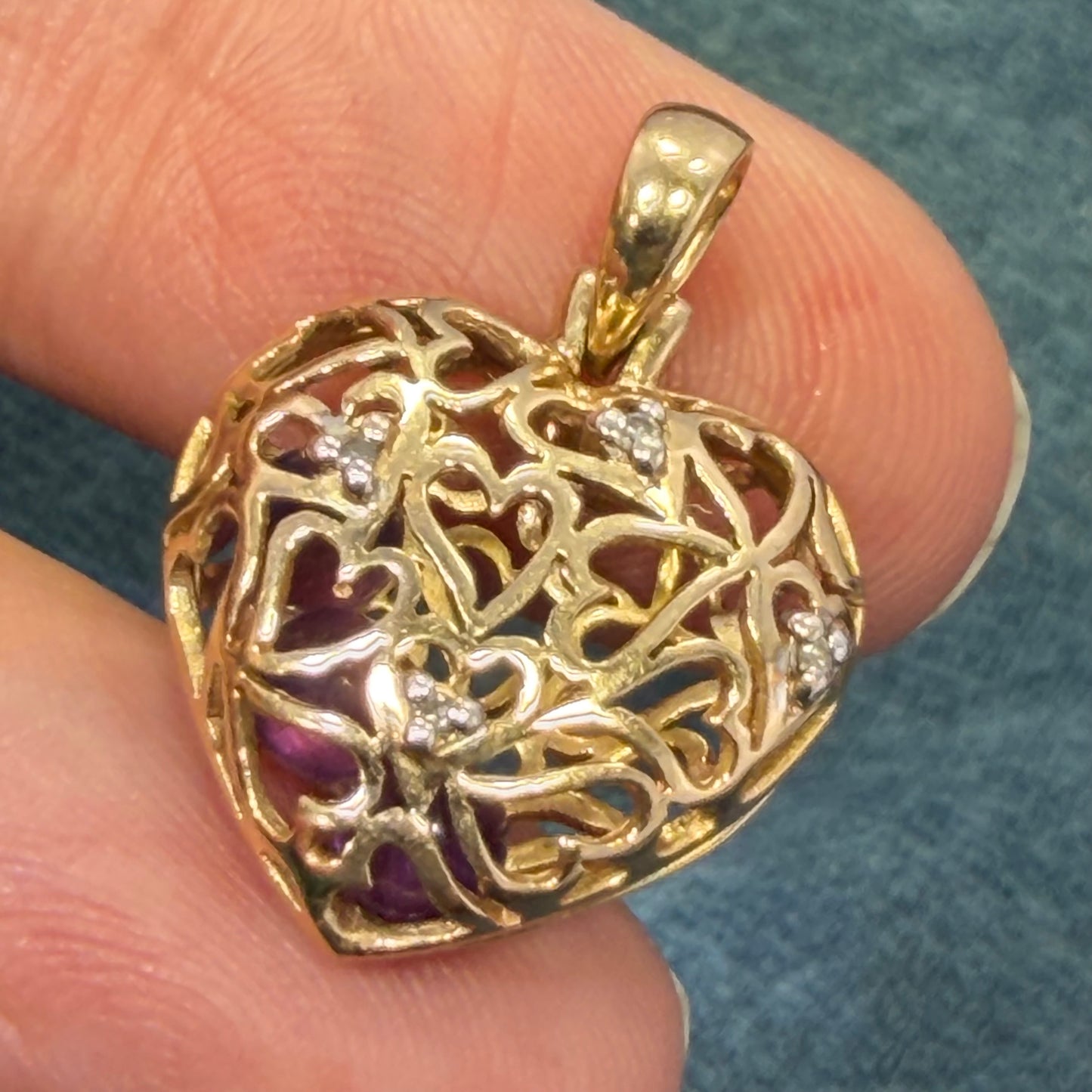 10k Gold Designer Pendant w Cut-Out Mini Hearts. Diamonds + Filigree