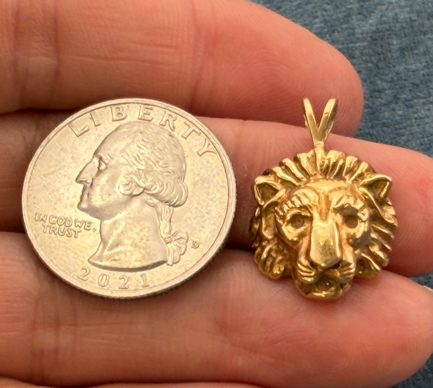 14k Yellow Gold Antique Lion's Head Pendant. 0.9" + 4.4g