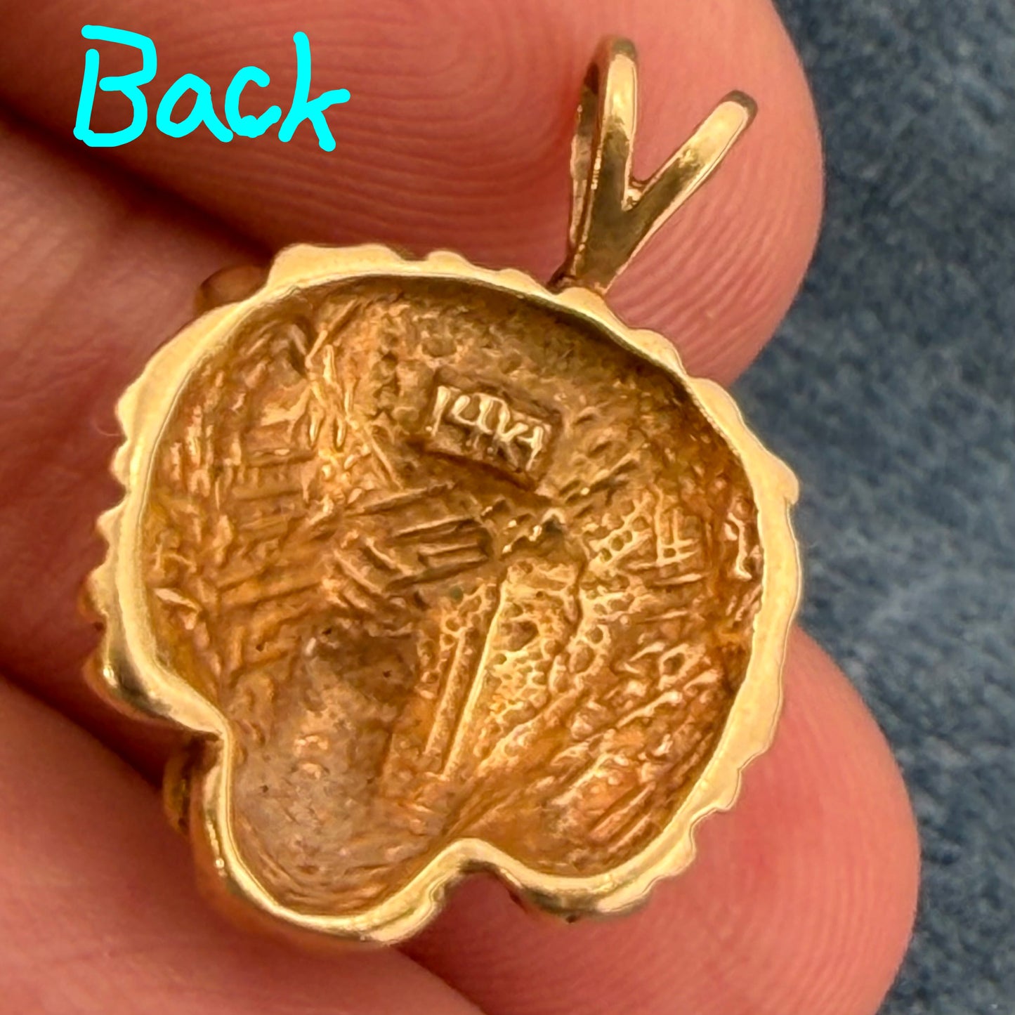 14k Yellow Gold Antique Lion's Head Pendant. 0.9" + 4.4g