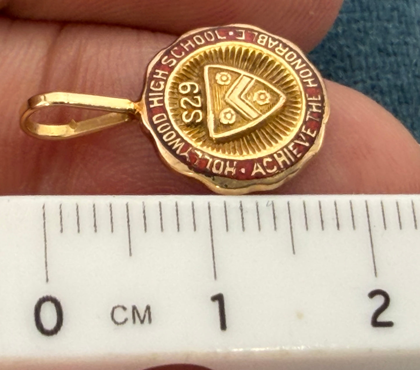 10k Gold HOLLYWOOD High School Insignia Pendant. Famous Alumni