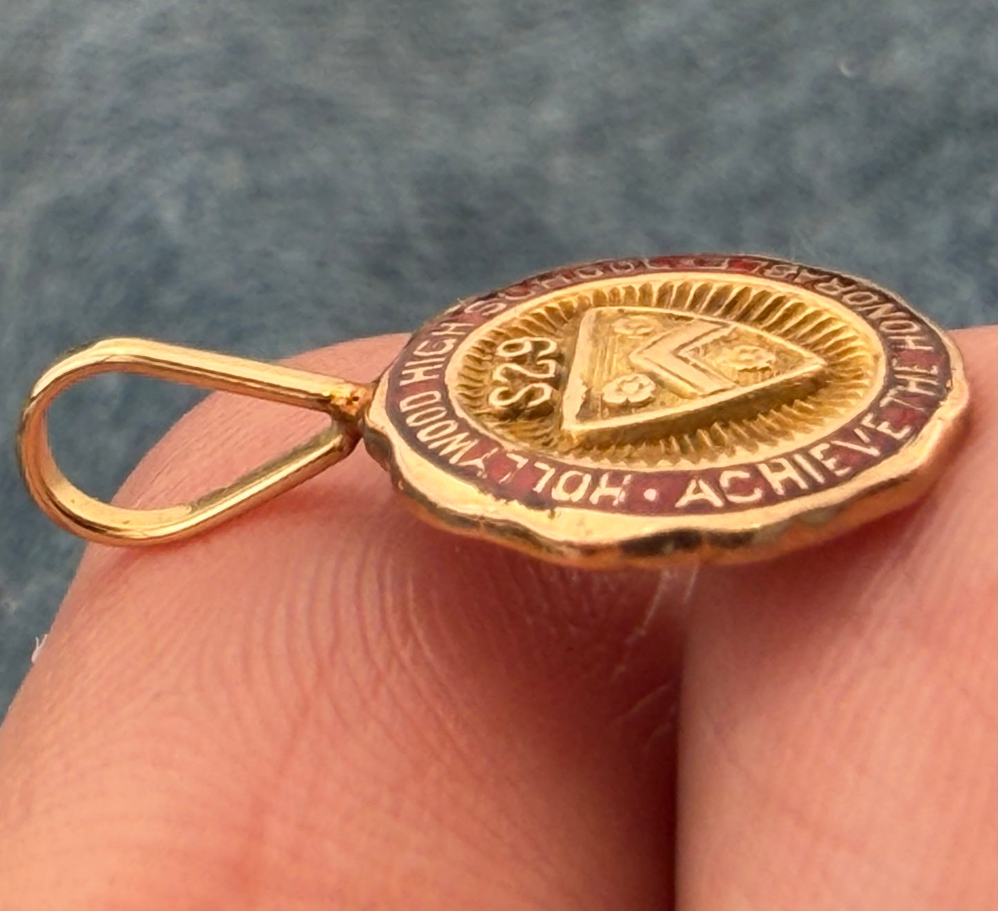 10k Gold HOLLYWOOD High School Insignia Pendant. Famous Alumni