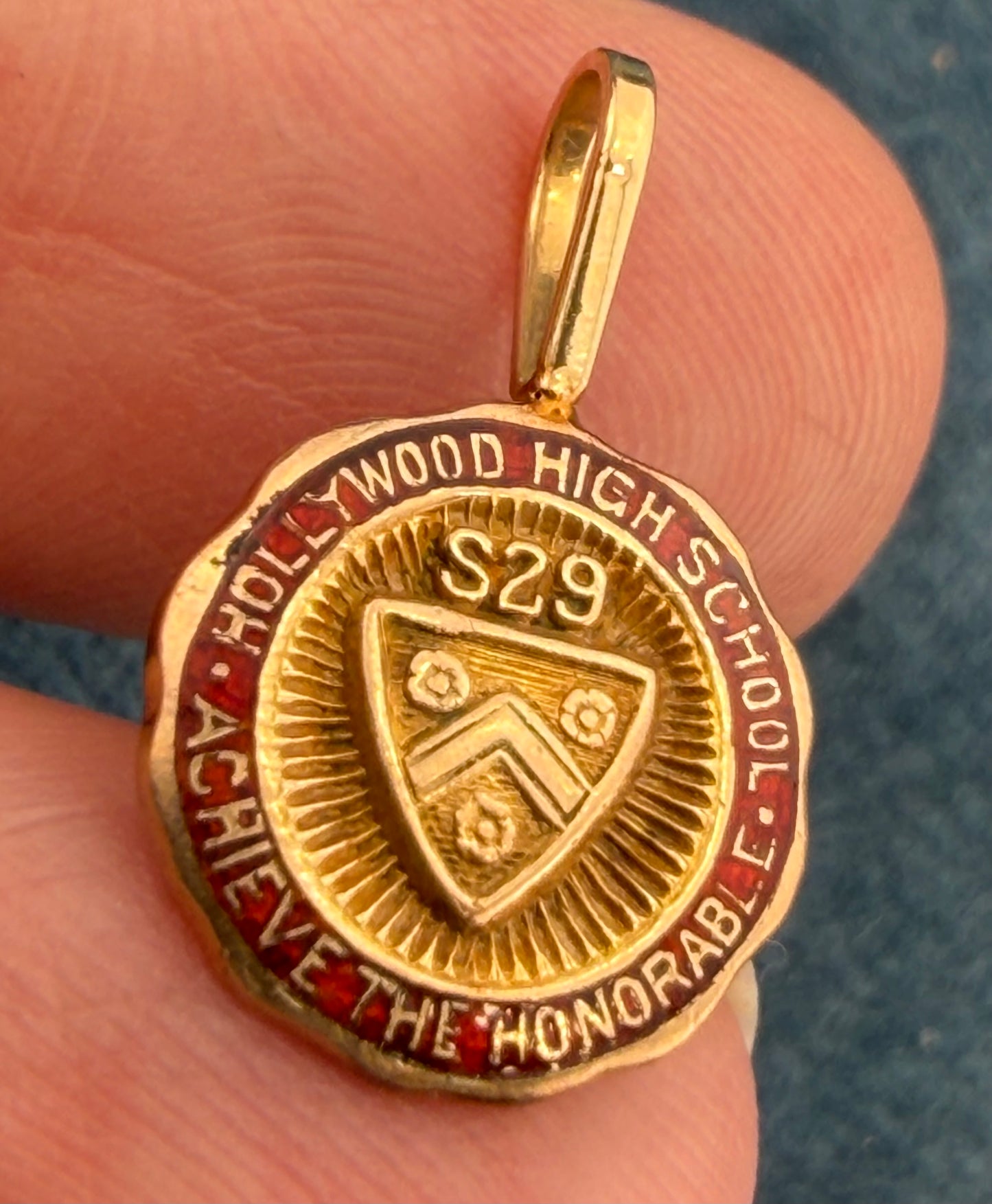 10k Gold HOLLYWOOD High School Insignia Pendant. Famous Alumni