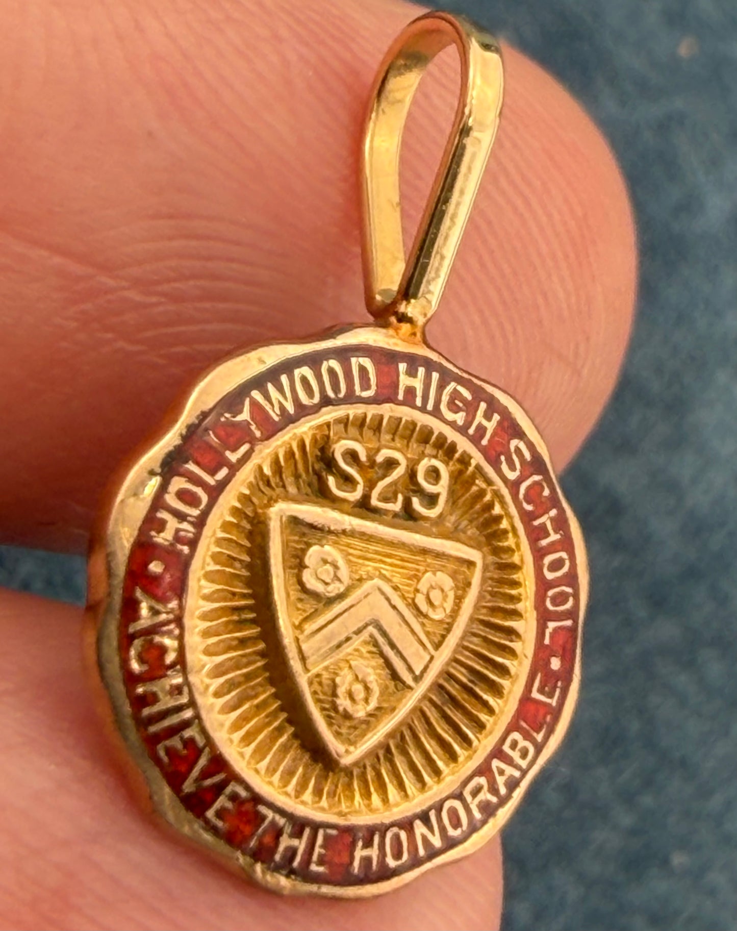 10k Gold HOLLYWOOD High School Insignia Pendant. Famous Alumni
