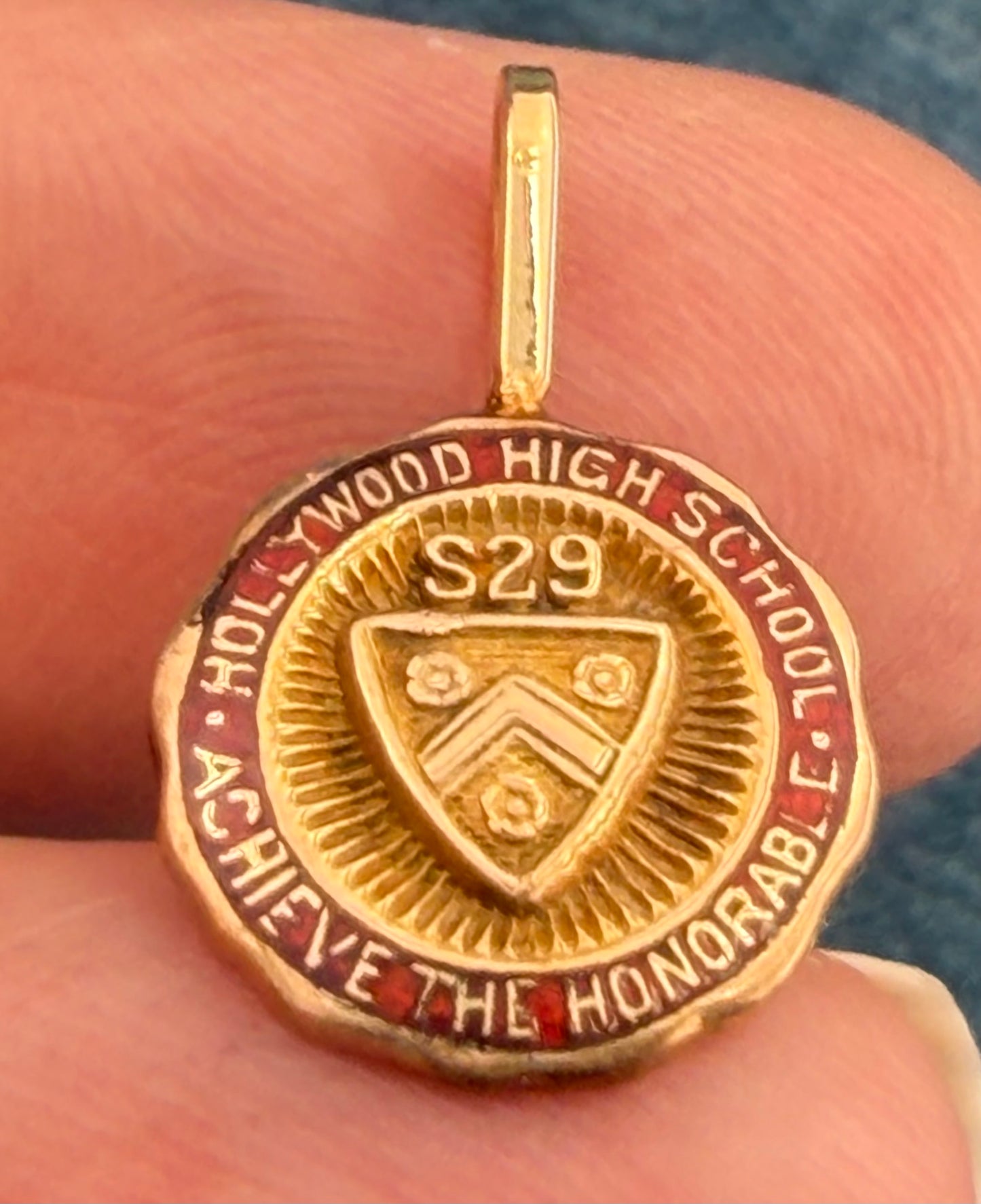 10k Gold HOLLYWOOD High School Insignia Pendant. Famous Alumni