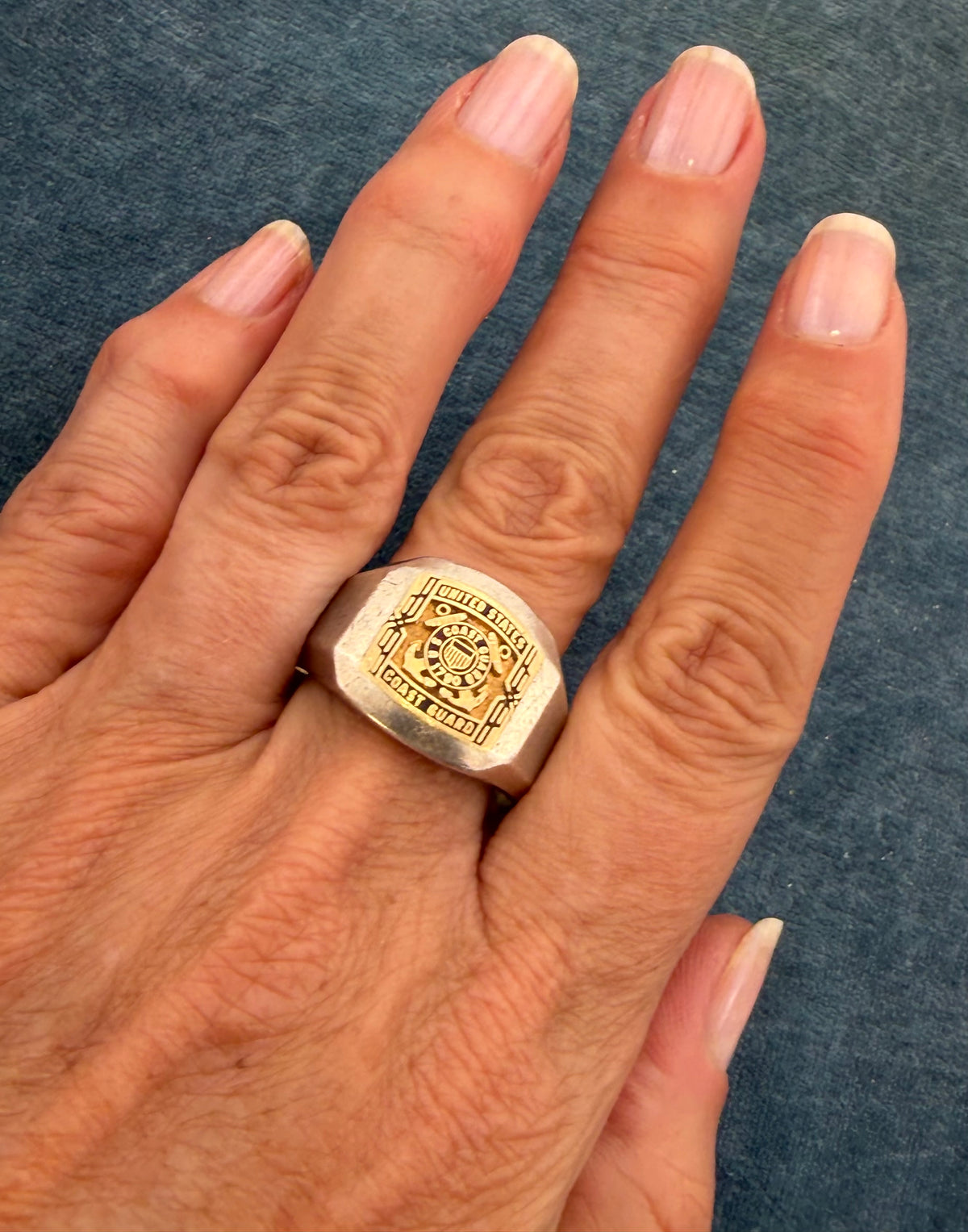 14k Yellow Gold US Coast Guard Insignia in 925 Silver Ring. Size 15. 16mm 14.8g