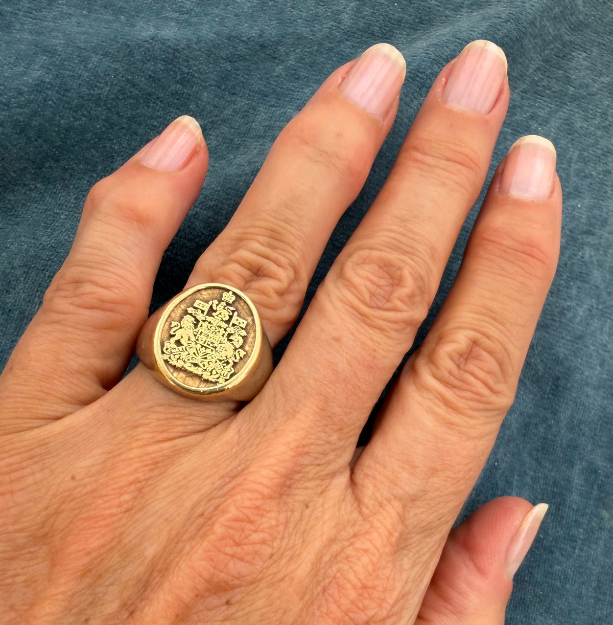 10k Yellow Gold Canadian Royal Coat of Arms in 925 Silver Ring. Antique 13g