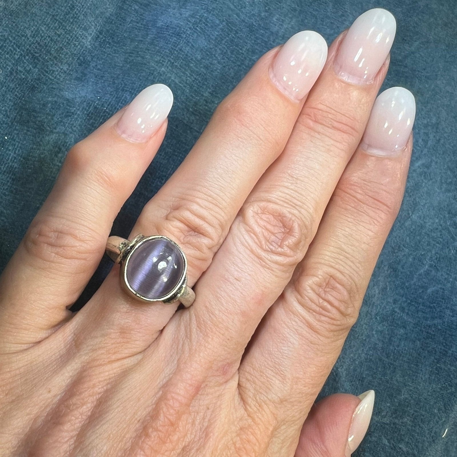 Lavender Cats Eye Cabochon Stone Ring in Silver *Video*