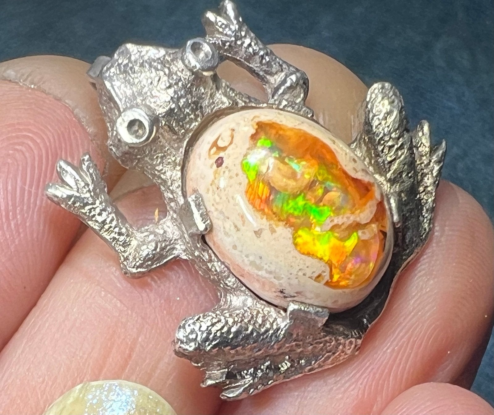 Mexican Boulder Jelly Opal FROG Pendant *Video