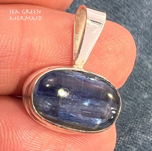 Natural Blue Sapphire Pendant in 925 Silver Bezel *Video*