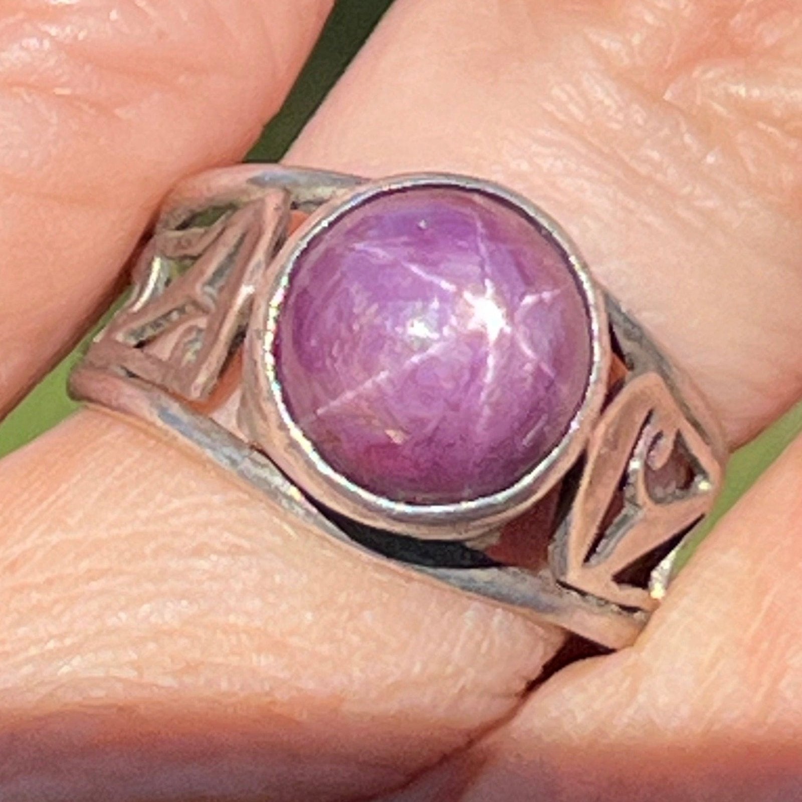 Sterling Silver Natural Red Star Sapphire / Ruby Ring *Video*