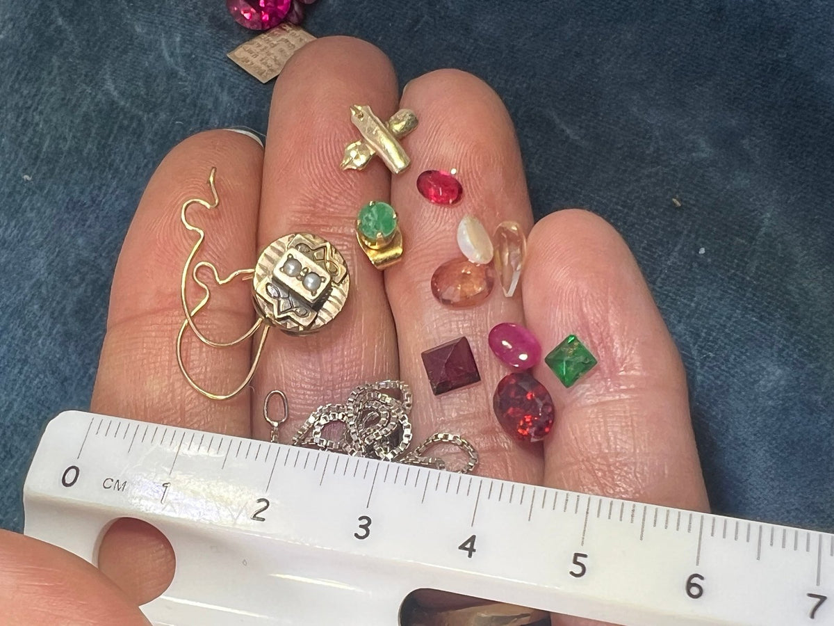 UNDER COST Jewelry Lot w 14k Emerald Earring + 14k Pin - Box Z20