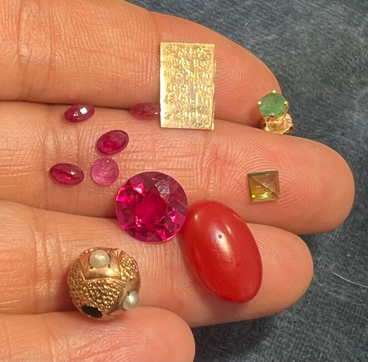 UNDER COST Jewelry Lot w 14k Gold Emerald Earring + 14k Bible Page - Box Z26