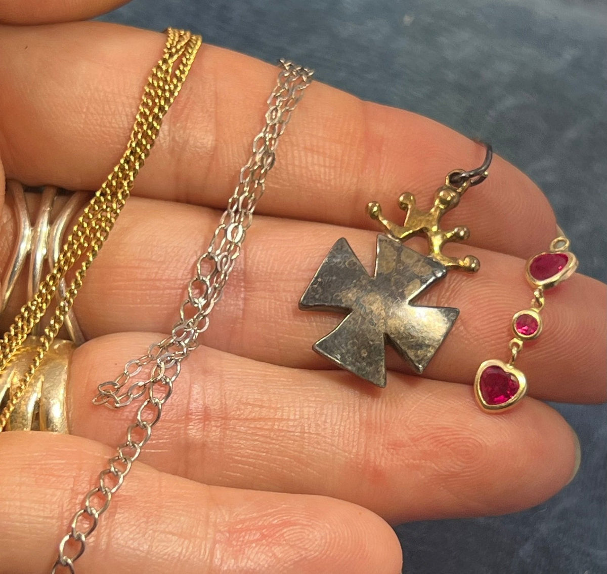 UNDER COST Jewelry Lot w 18k /925 Earring + 10k Charm - Box Z27