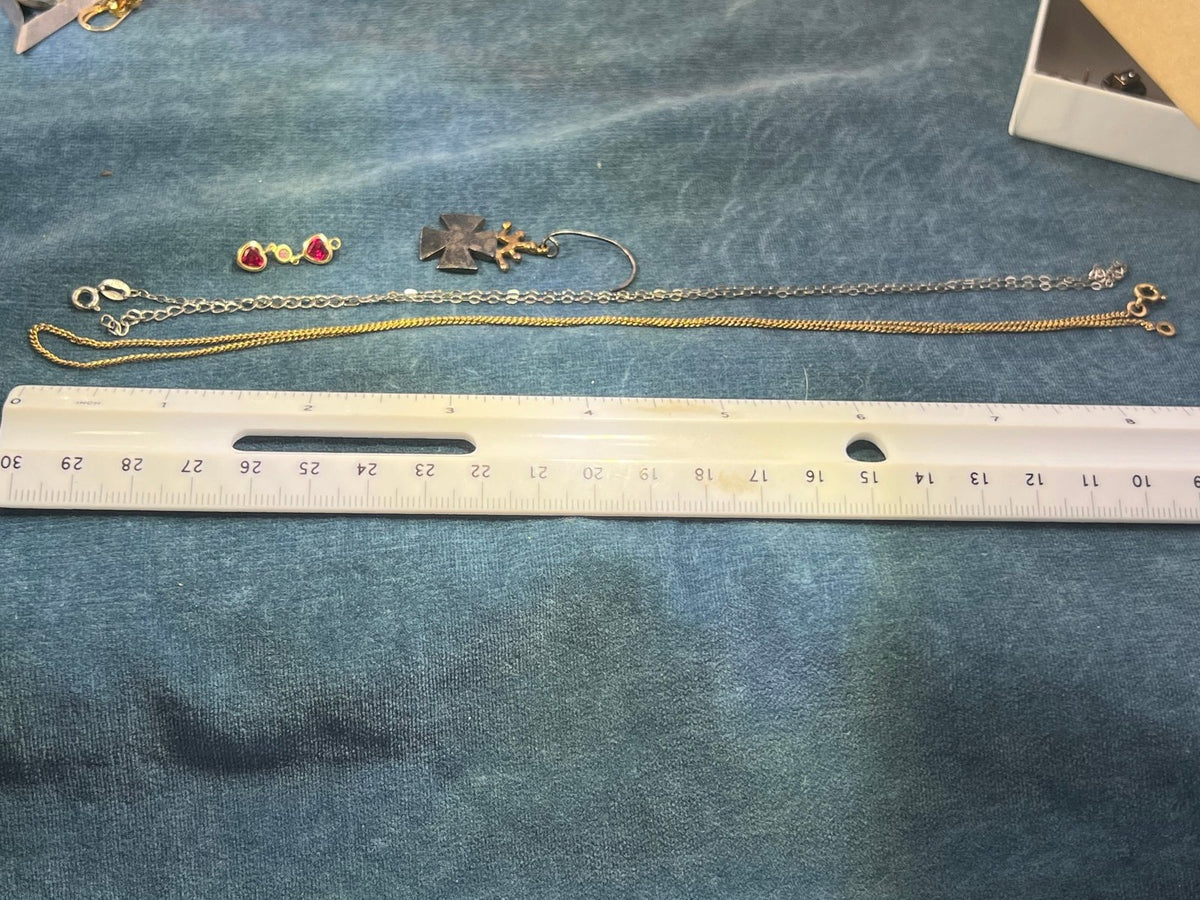 UNDER COST Jewelry Lot w 18k /925 Earring + 10k Charm - Box Z27