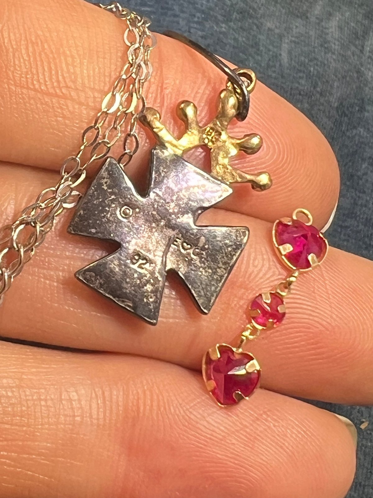 UNDER COST Jewelry Lot w 18k /925 Earring + 10k Charm - Box Z27