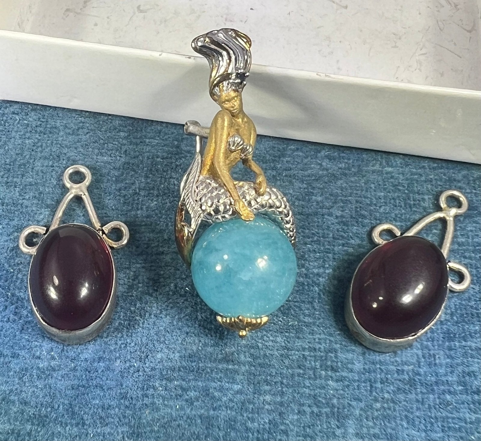 UNDER COST - Lot of 925 Jewelry - Mermaid + Pendants - Box Z3