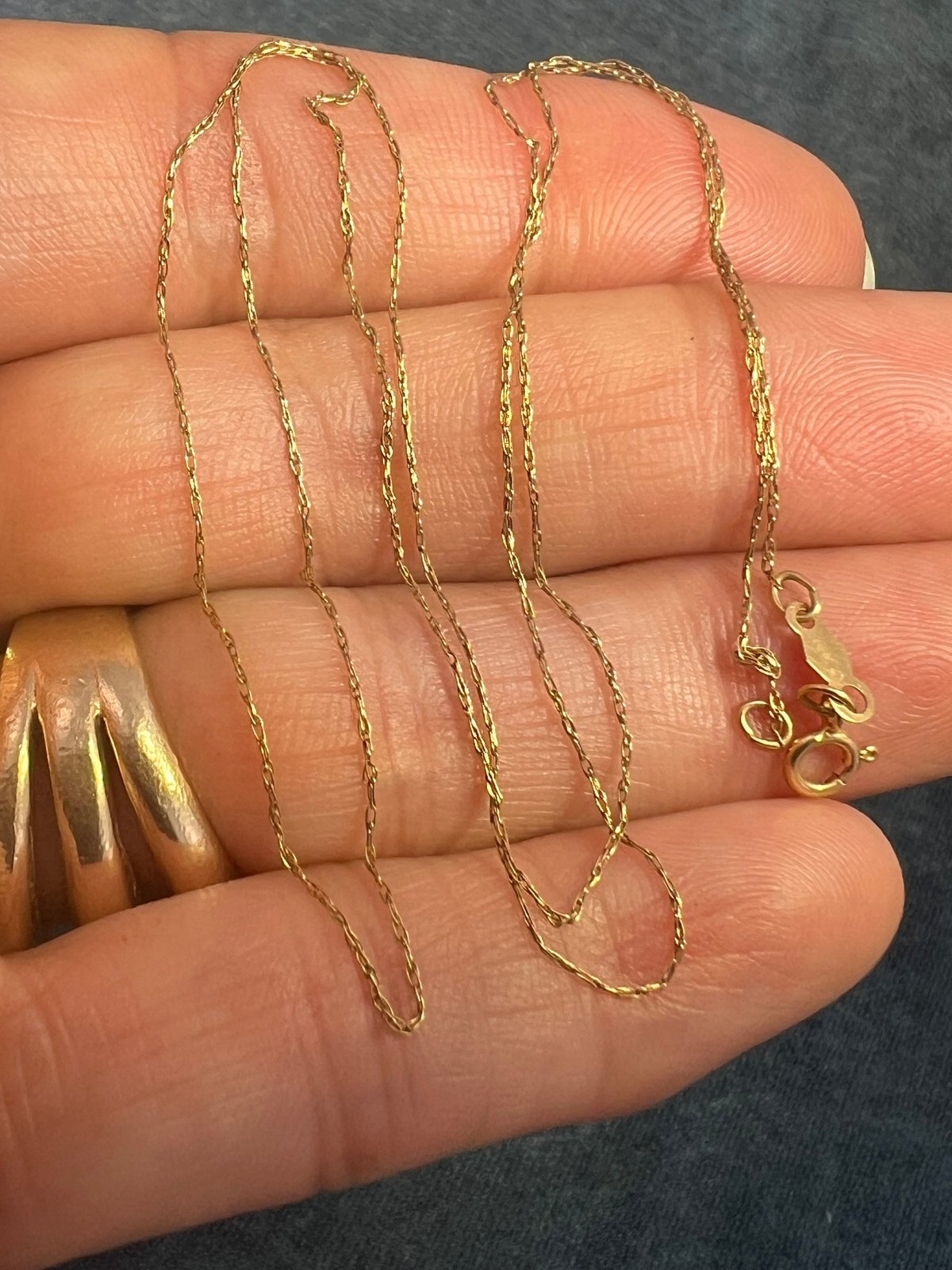 UNDER SCRAP 14k Gold Thin Chain. Kinks Easily - 0177