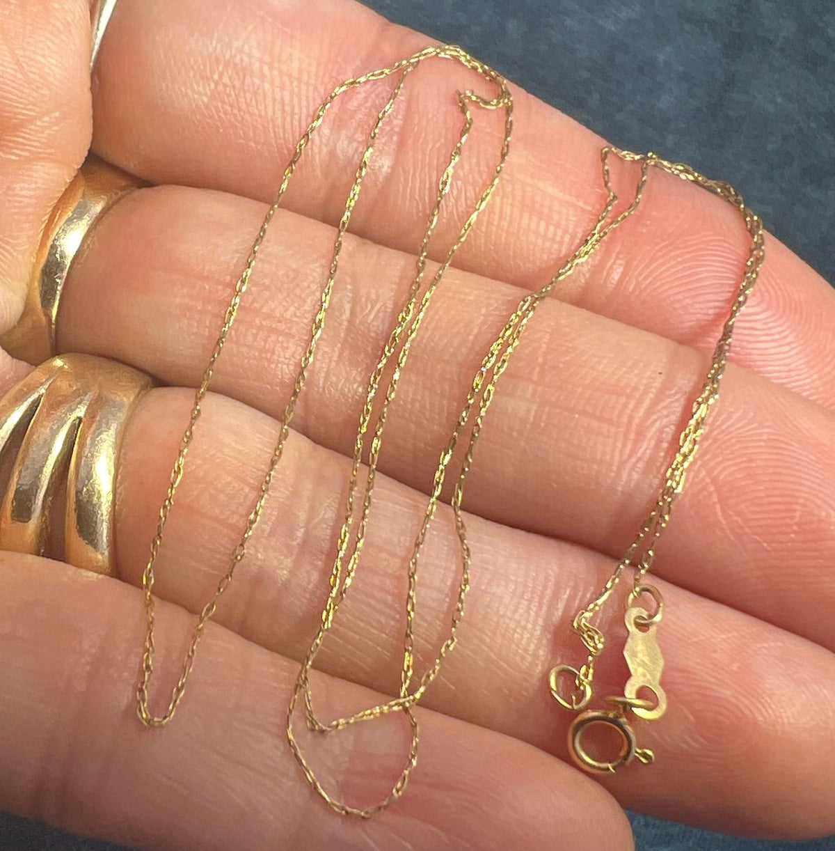 UNDER SCRAP 14k Gold Thin Chain. Kinks Easily - 0177