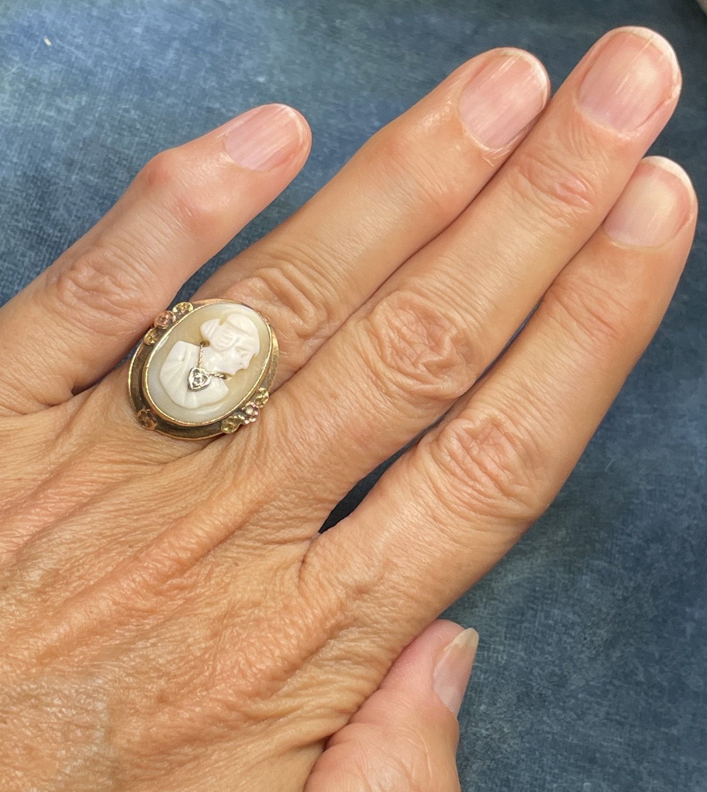 10k gold store cameo ring
