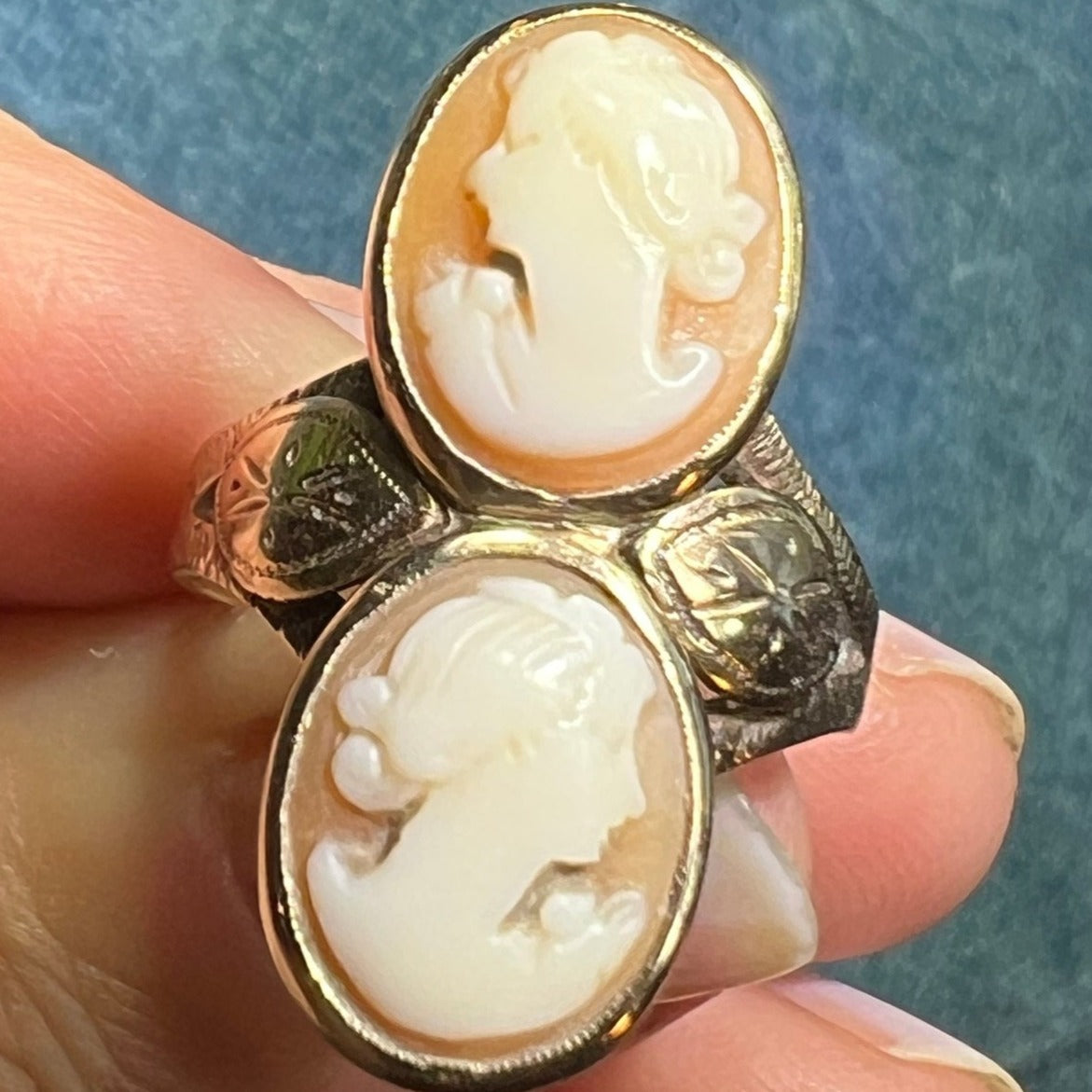 10K Yellow Gold DOUBLE Cameo Ring. Sisters Mother Daughter