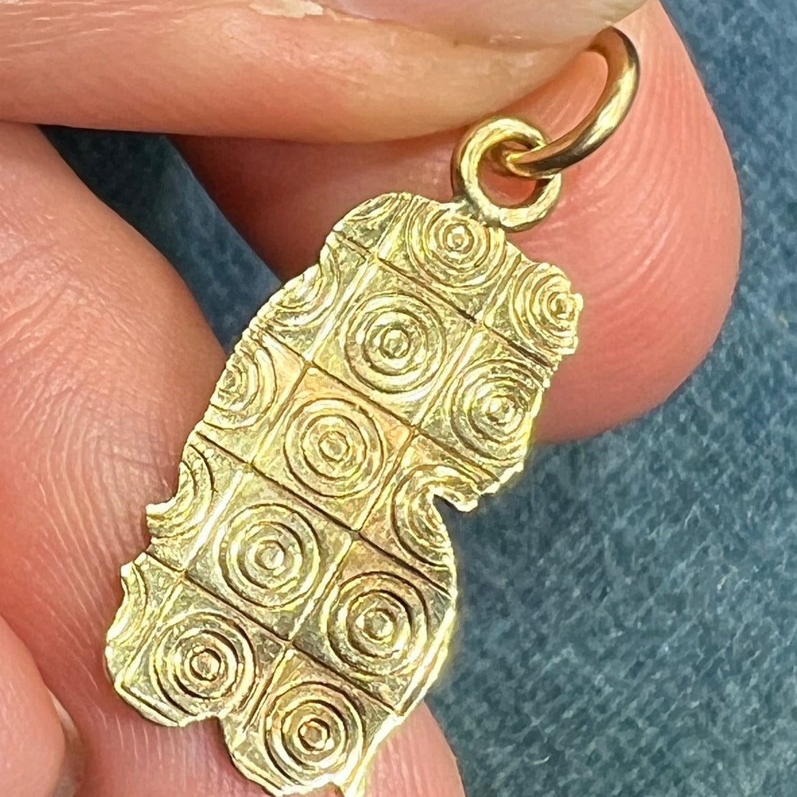 10k 2-Tone Gold Hawaiian Goddess of Sea Namaka-o-Kaha'i Pendant