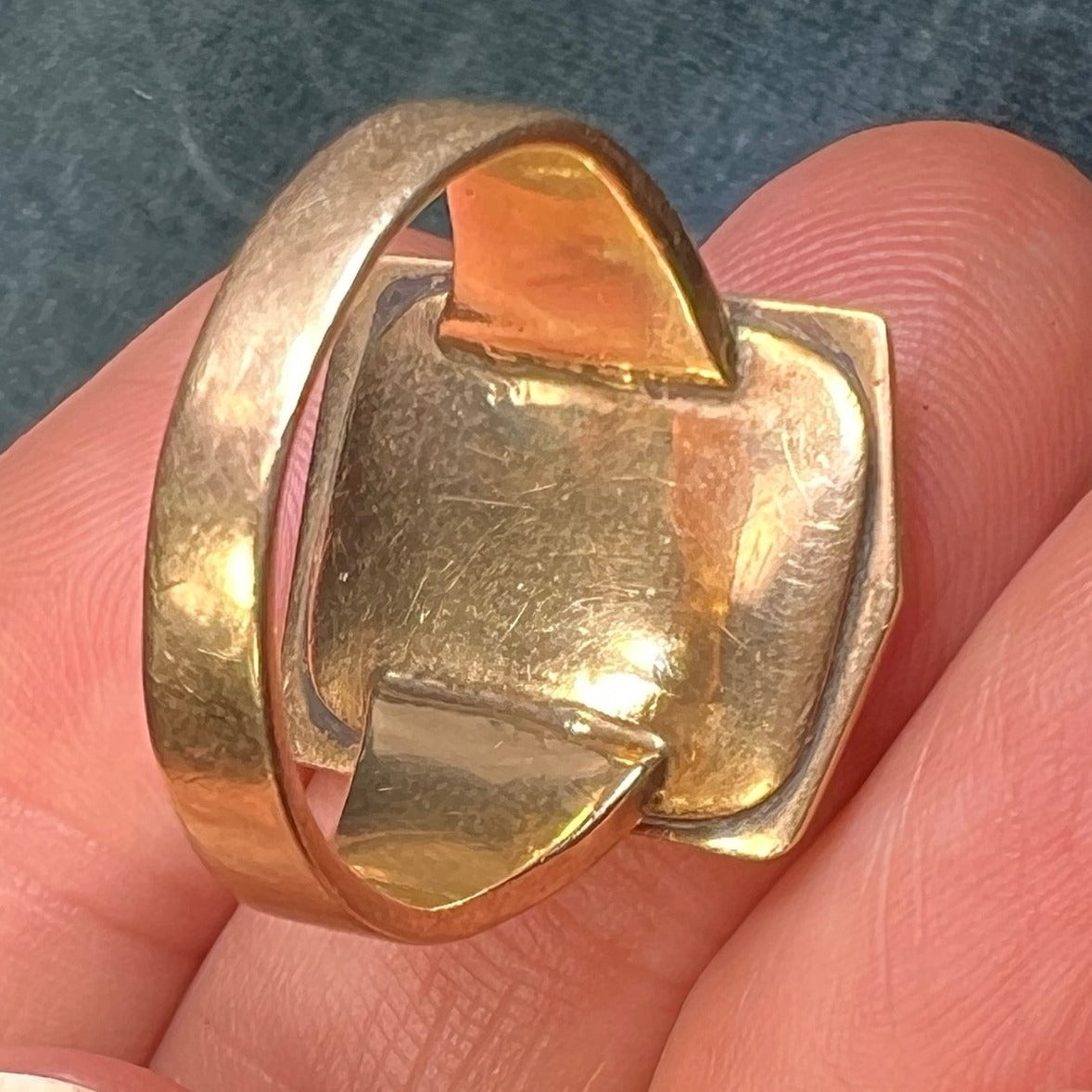 10k Gold 1930s Deco Egyptian Insect Shield Ring. 3/4" + 8g